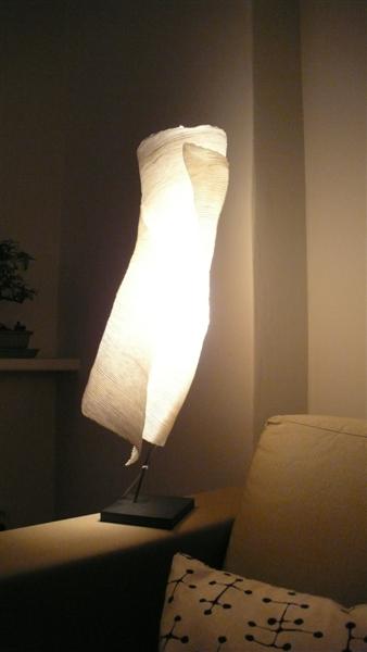 Ysmen Ingo Maurer - stolní lampa