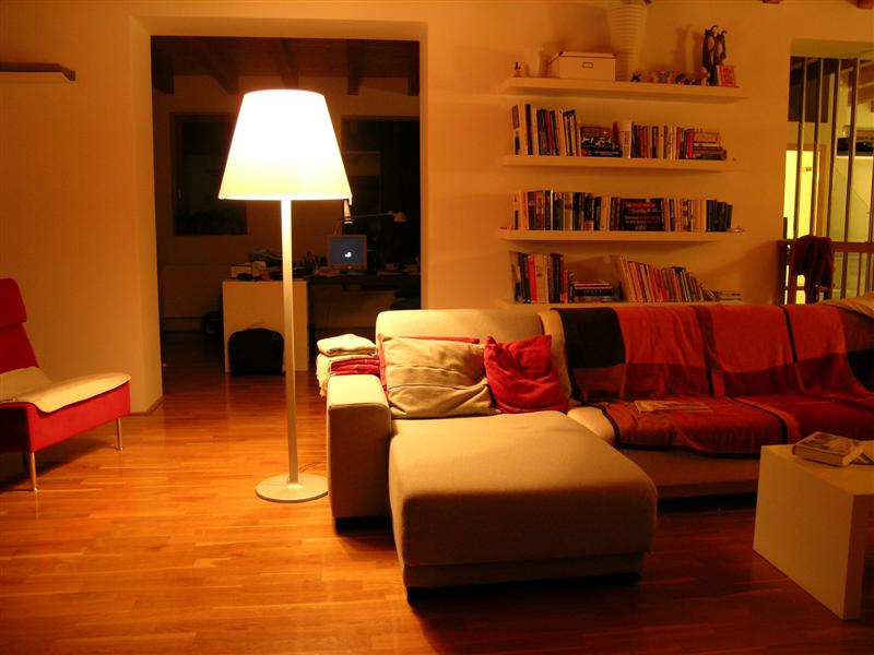 Melampo Mega terra Artemide - stojací lampa