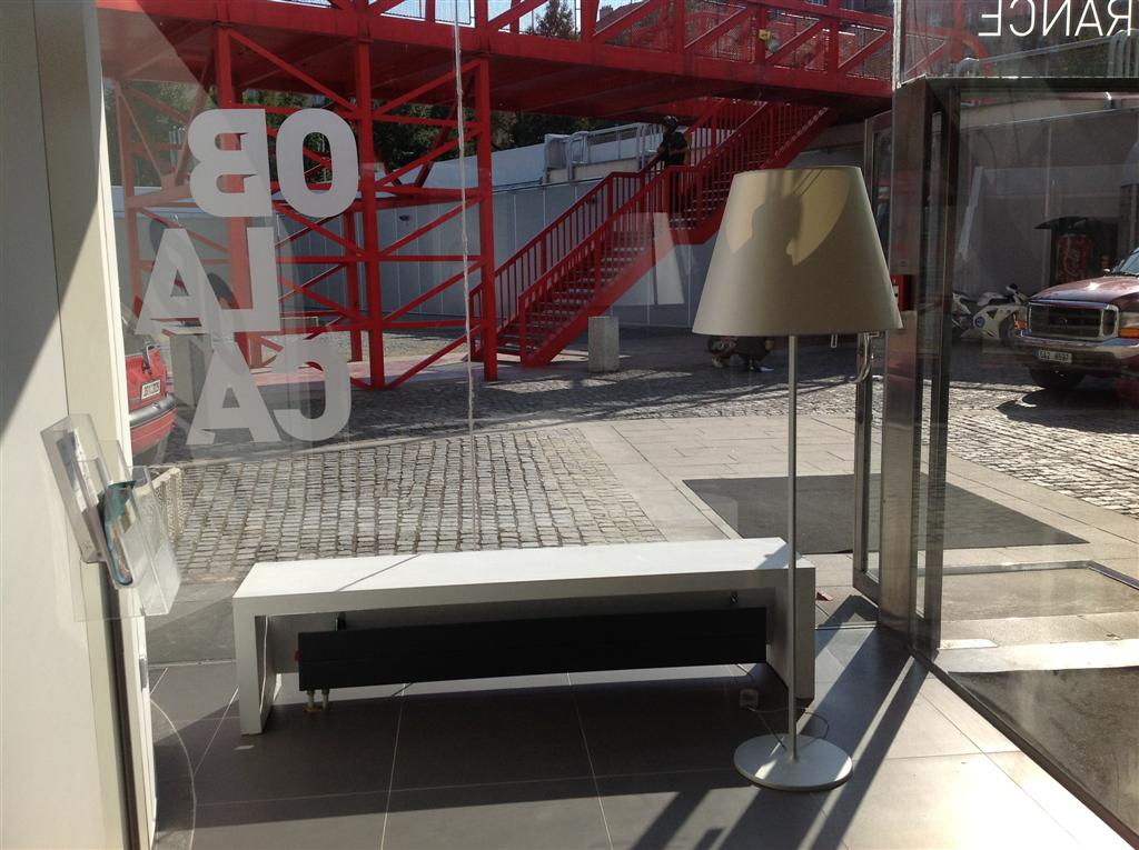 Melampo Mega terra Artemide - stojací lampa