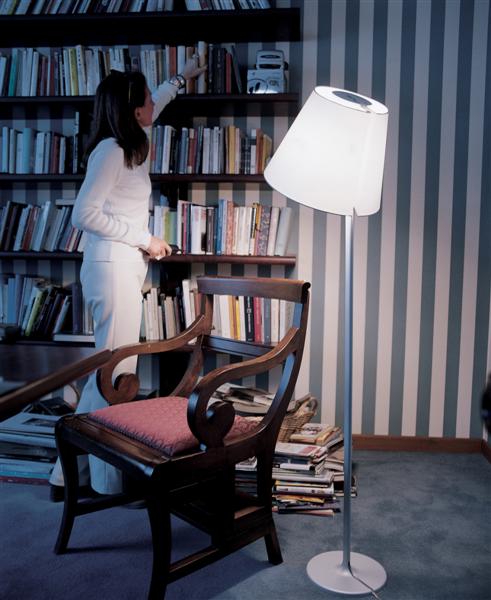 Melampo terra Artemide - stojací lampa