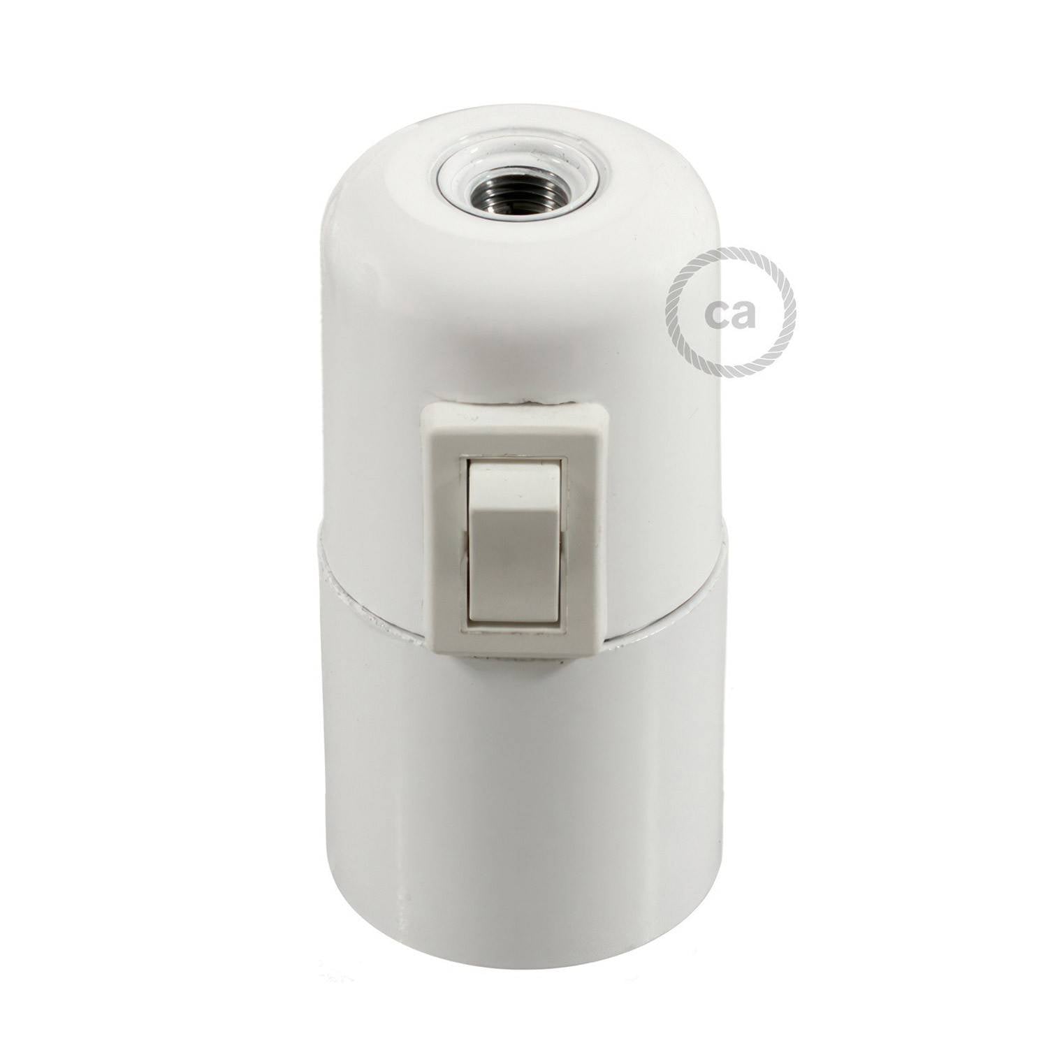 Bakelitová objímka E27 s vypínačem, průměr 40 mm, jmenovité napětí 250 V