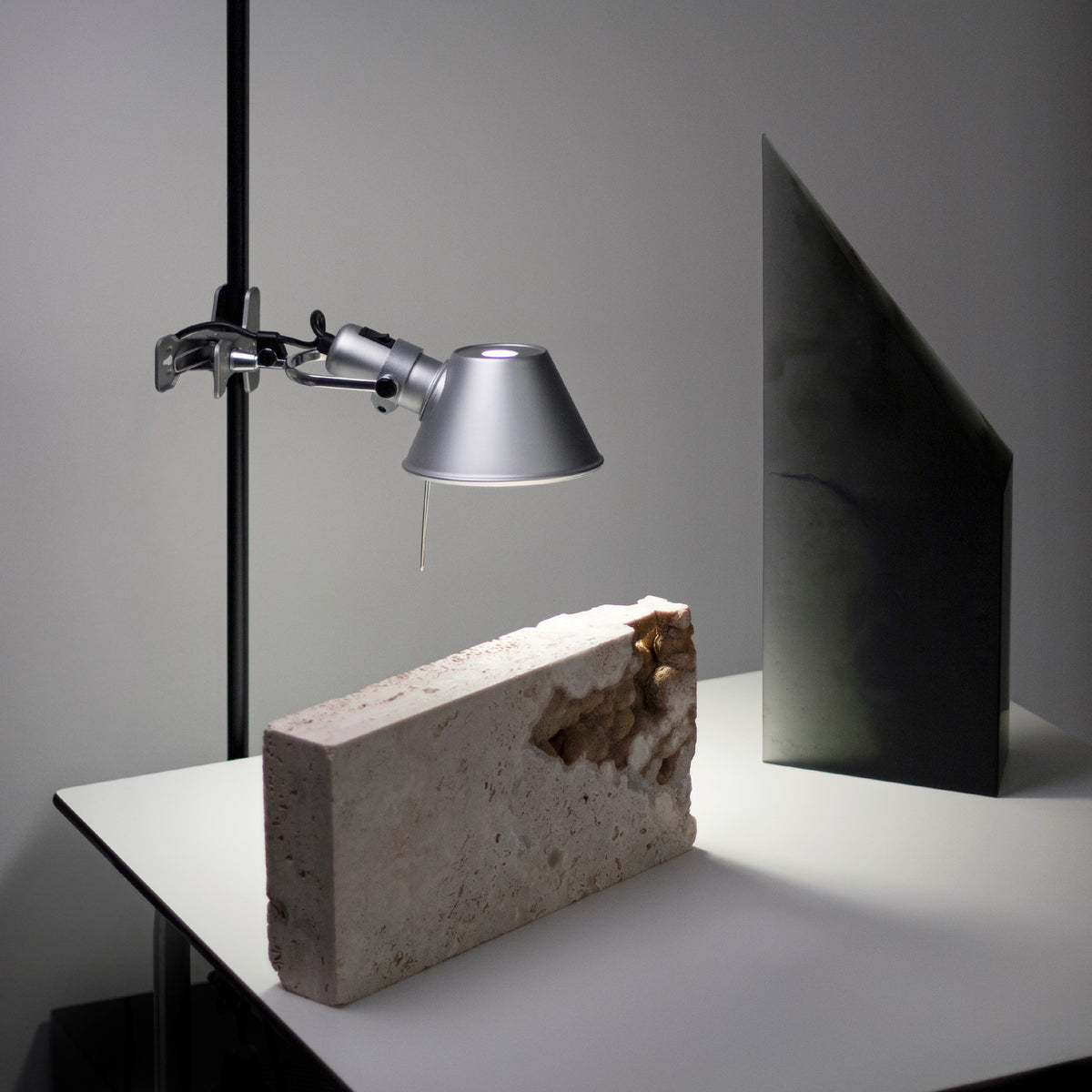 Artemide Tolomeo pinza v interiéru