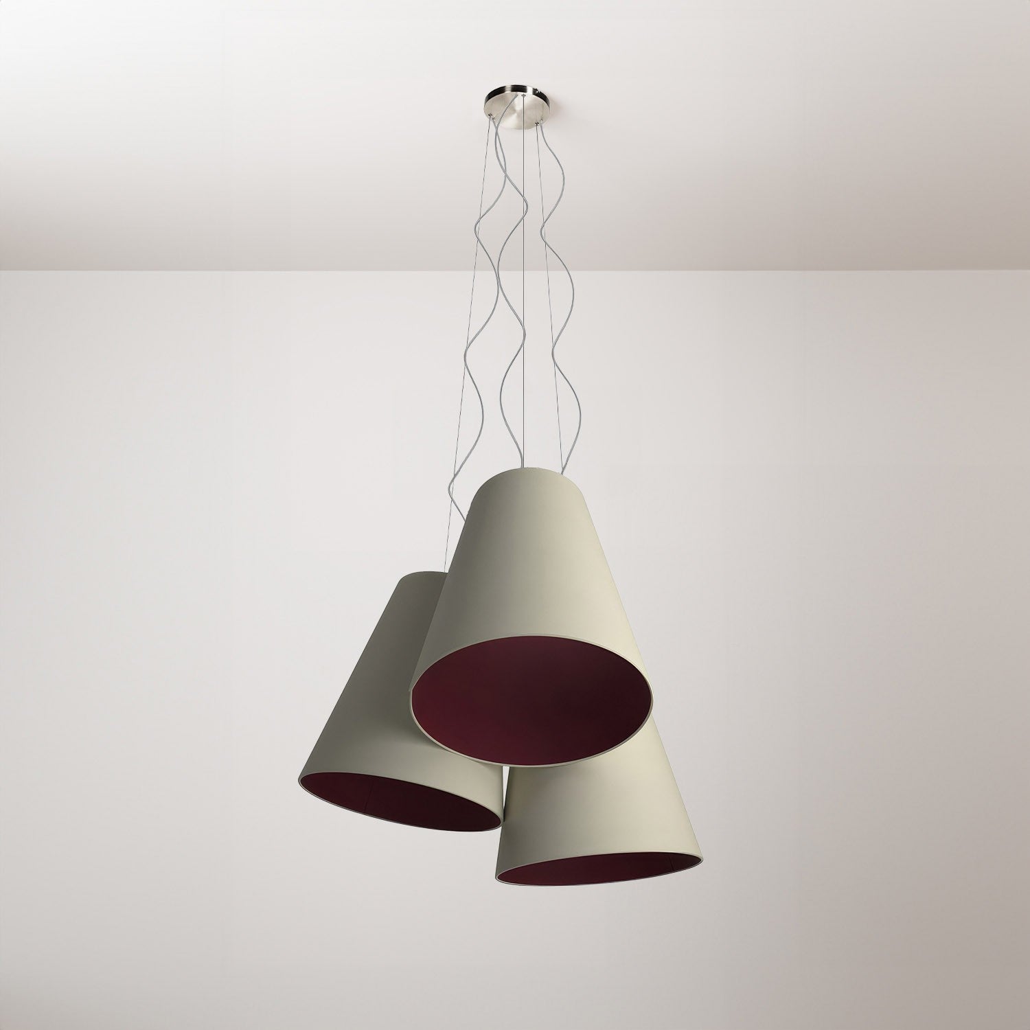 Lustr Trittico s dvoubarevnými kuželovými stínidly, průměr 38 cm, výkon 4W