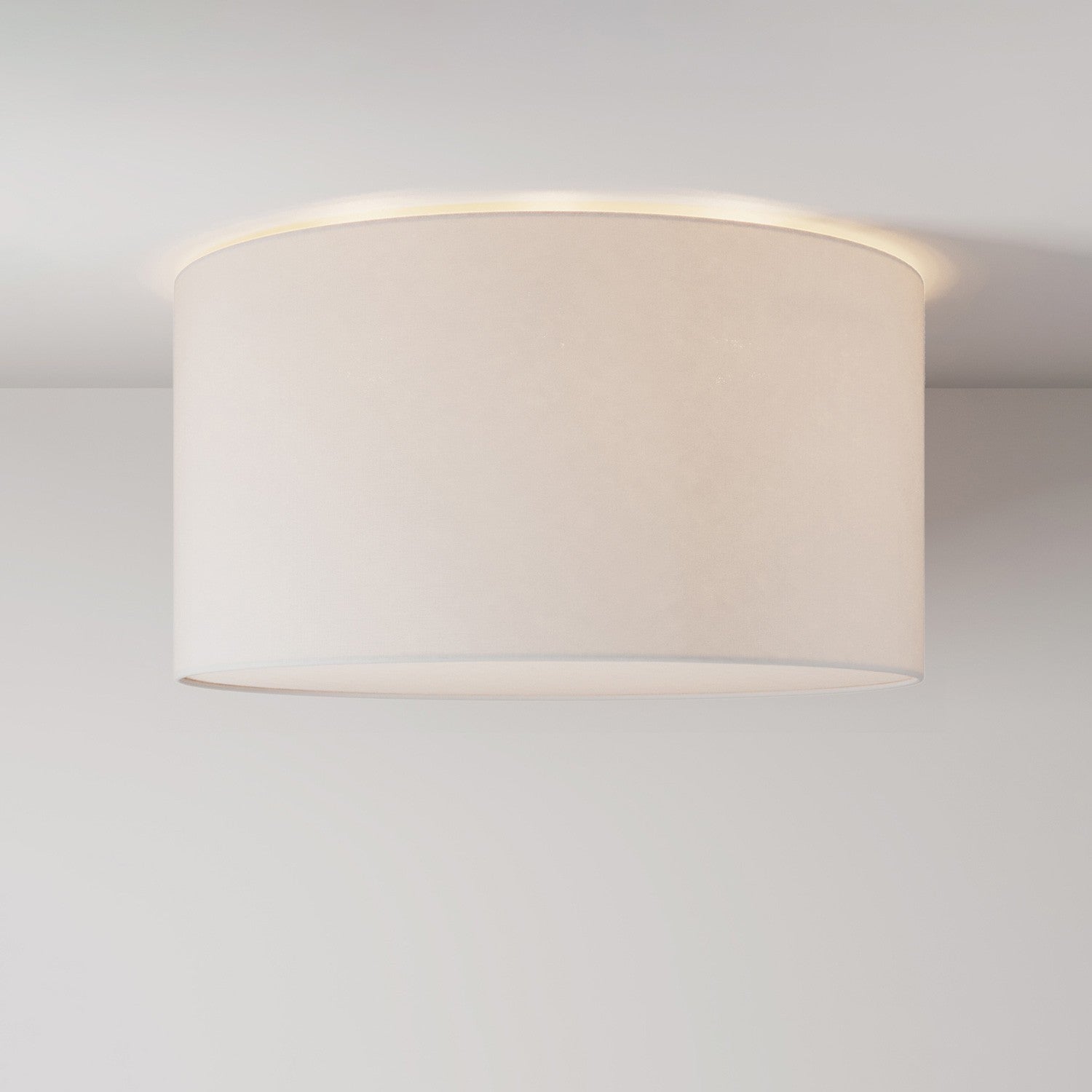 Stropní lampa z látky, průměr 48 cm, E27, vyrobeno v Itálii