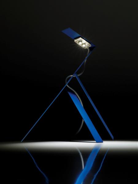 Jetzt zlatá matt Ingo Maurer - stolní lampa