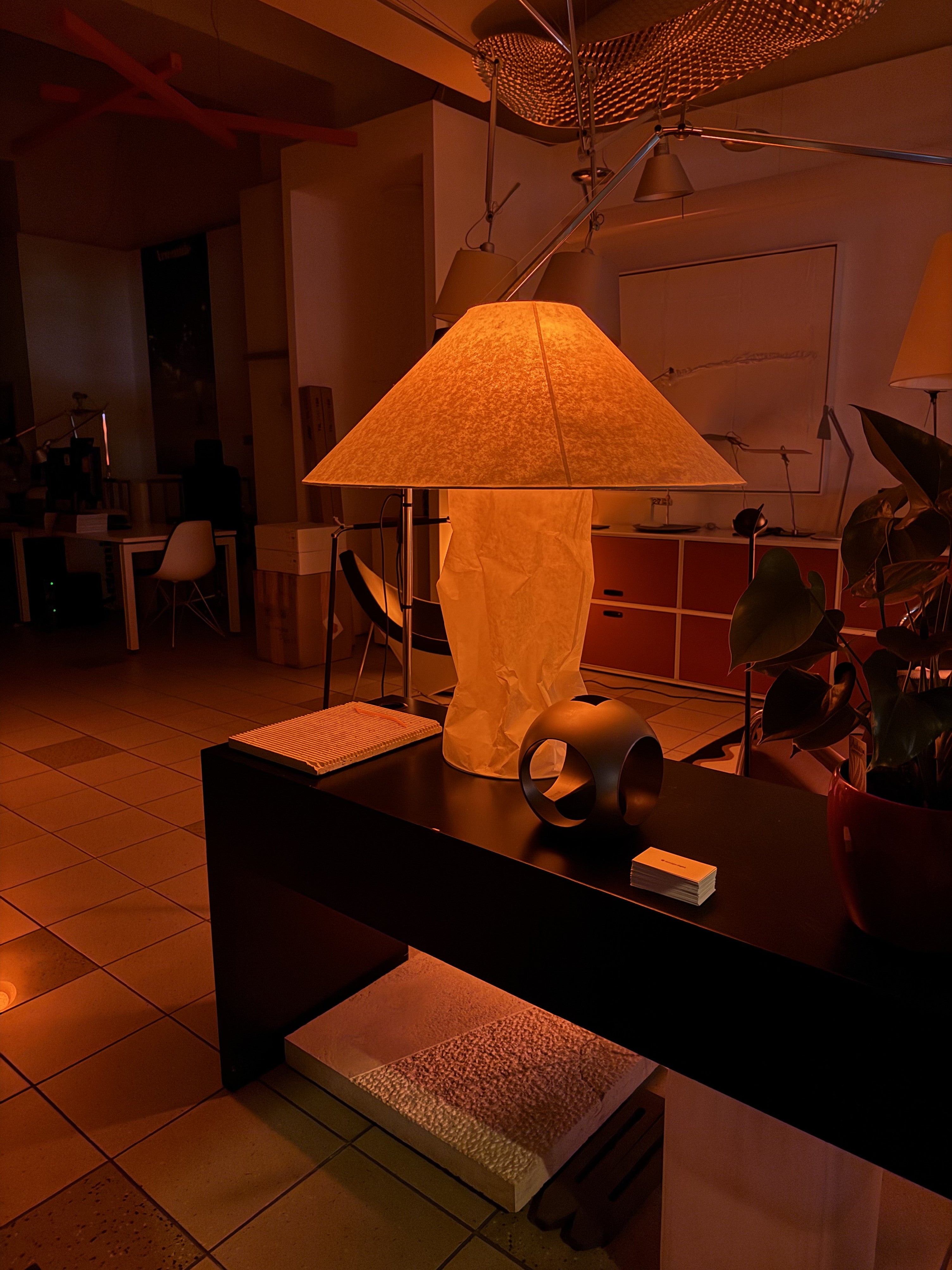 Lampampe - stolní lampa - Ingo Maurer