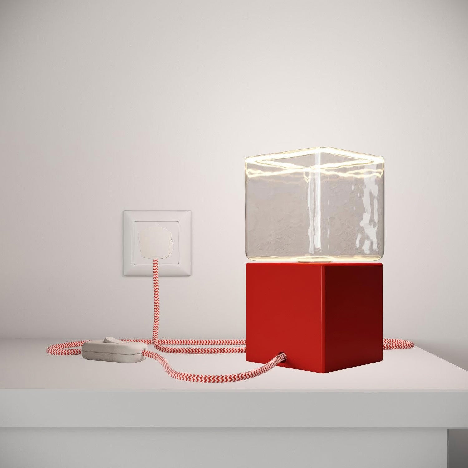 Posaluce Cubetto Color, lakovaná dřevěná stolní lampa E27, max 70 W, 2 m opletený kabel