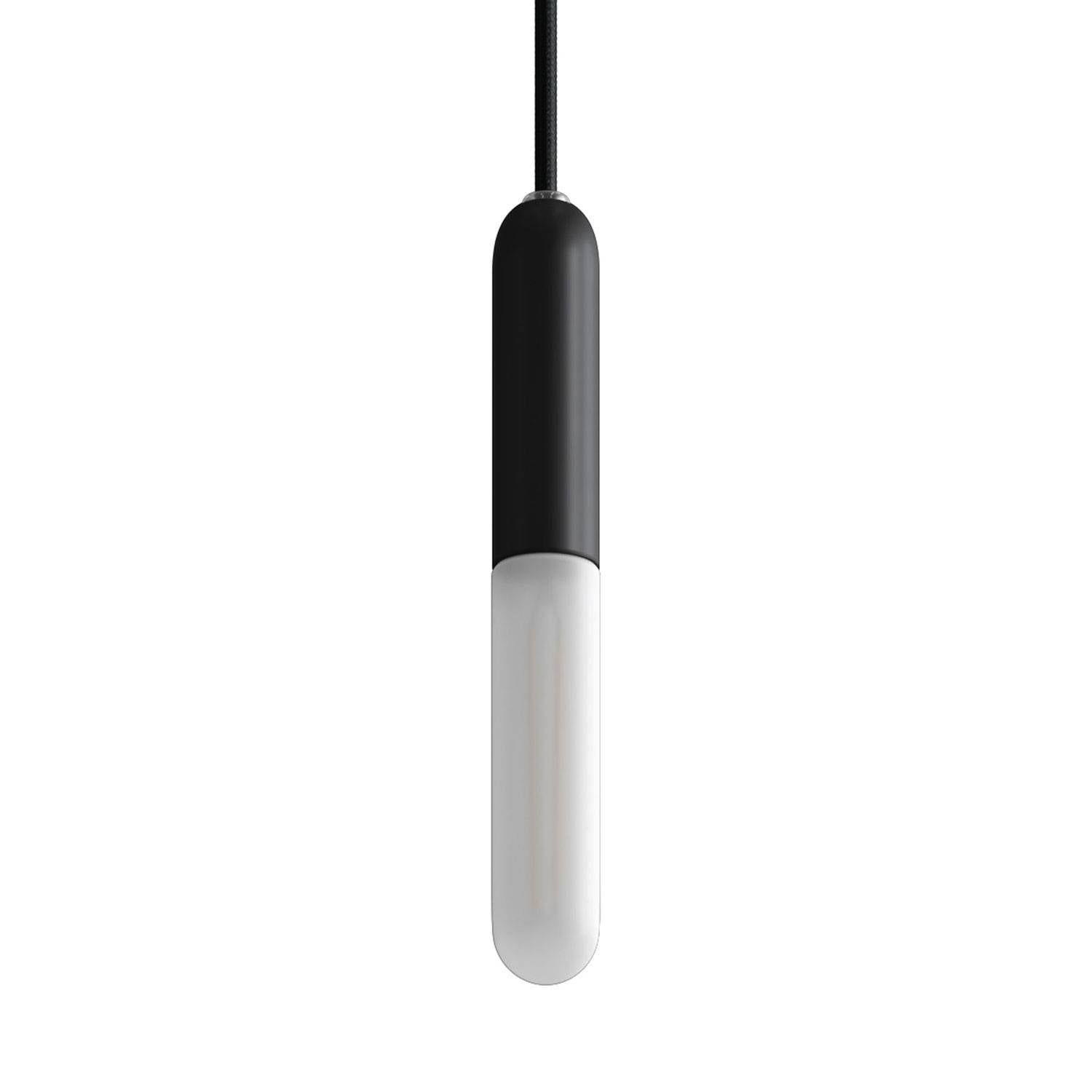 Závěsná lampa E14 s černým textilním kabelem a stmívatelným LED zdrojem 4W, 400 Lm