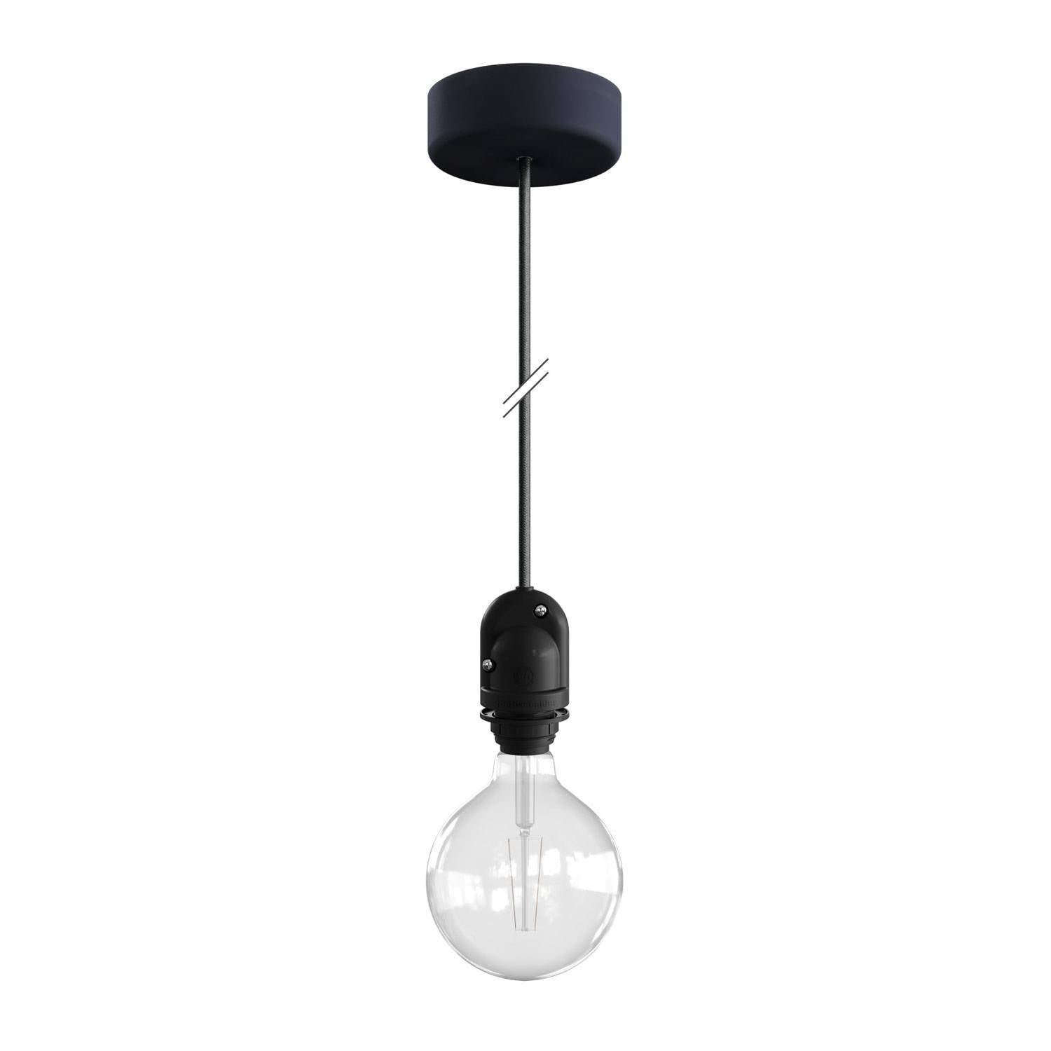 EIVA Exteriérová závěsná lampa s 1,5m neoprénovým kabelem a IP65 voděodolností