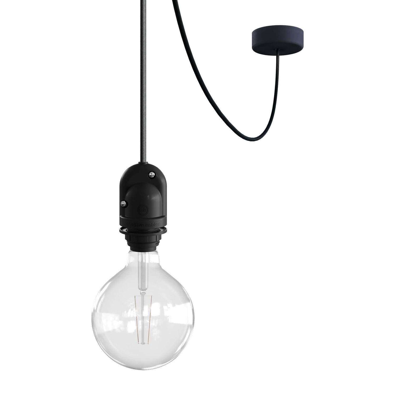 EIVA Exteriérová závěsná lampa s 5m neoprénovým kabelem a IP65 voděodolností