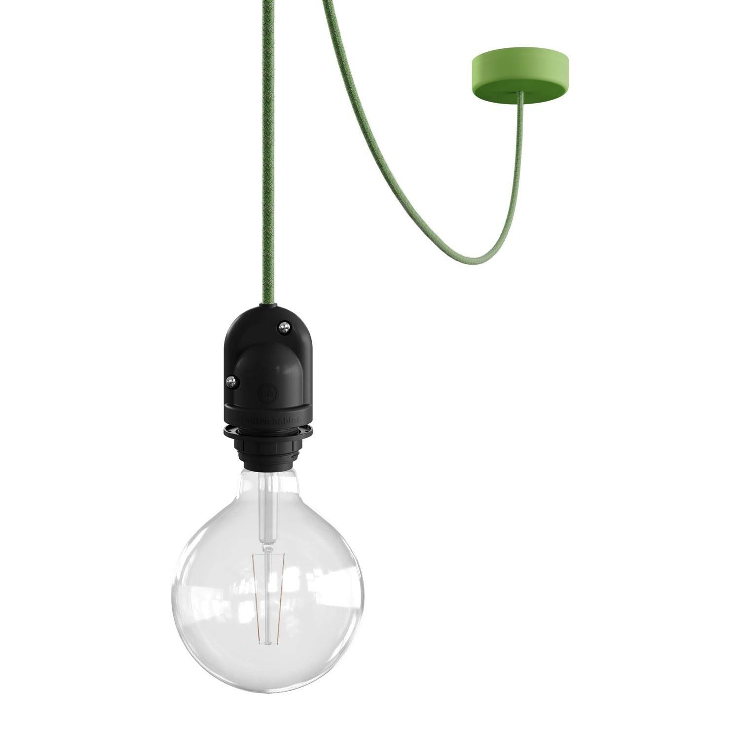 EIVA Exteriérová závěsná lampa s 5m neoprénovým kabelem a IP65 voděodolností