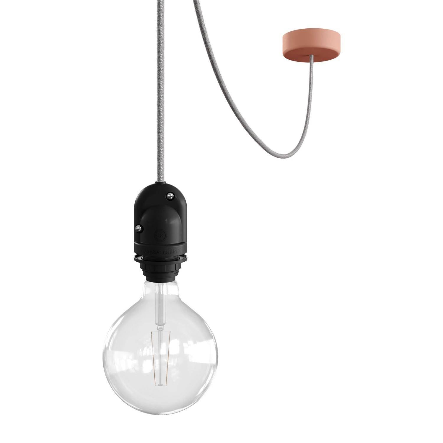 EIVA Exteriérová závěsná lampa s 5m neoprénovým kabelem a IP65 voděodolností