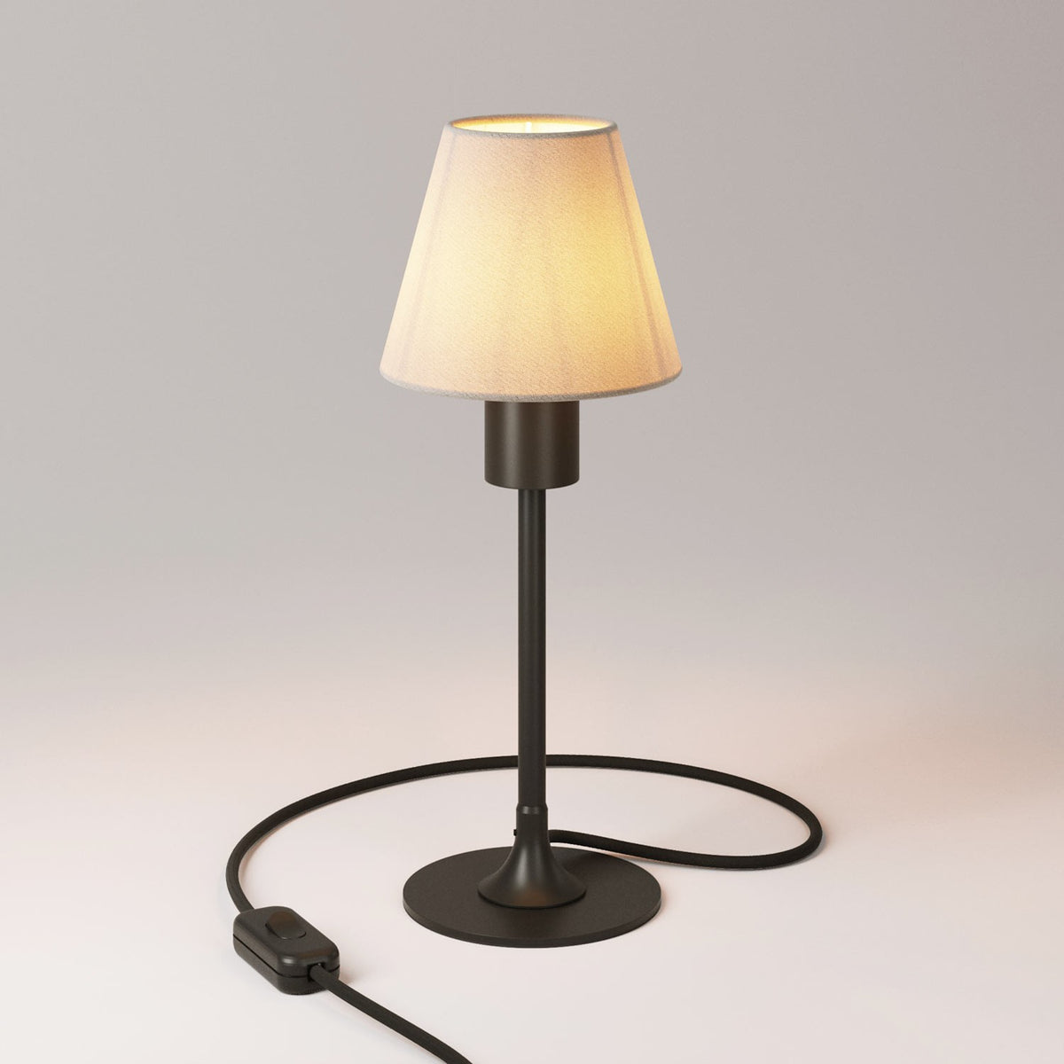 Stolní lampa MAG-Y s kovovým podstavcem a plátěným stínidlem, E27 max. 42 W