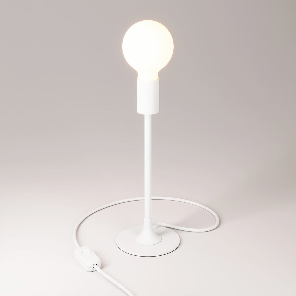 Stolní lampa MAG-Y s kulatým kovovým podstavcem, E27 max. 42 W, teplé světlo 2700K
