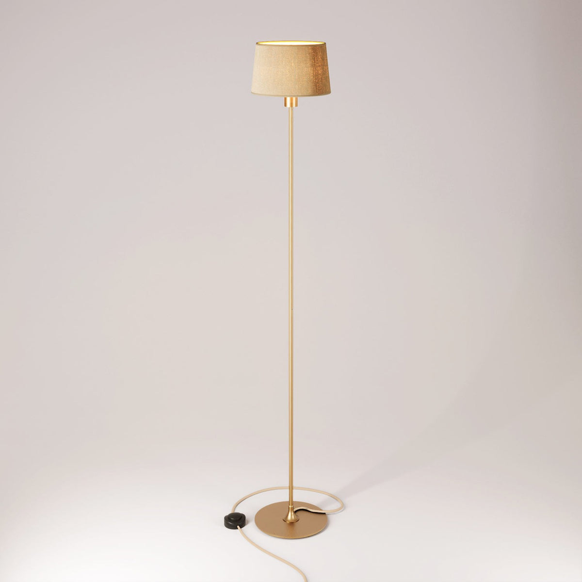 Stojací lampa MAG-Y s kovovým podstavcem a stínidlem Athena, 806 lm, E27, 2700K