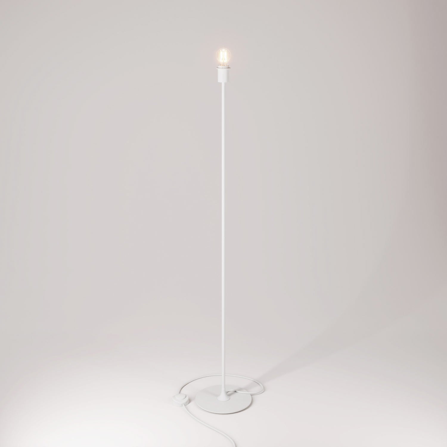 Stojací lampa MAG-Y s kovovým podstavcem, E27, 806 lm, teplé světlo 2700K