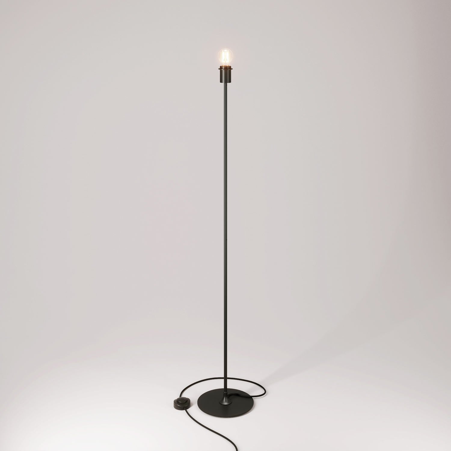 Stojací lampa MAG-Y s kovovým podstavcem, E27, 806 lm, teplé světlo 2700K
