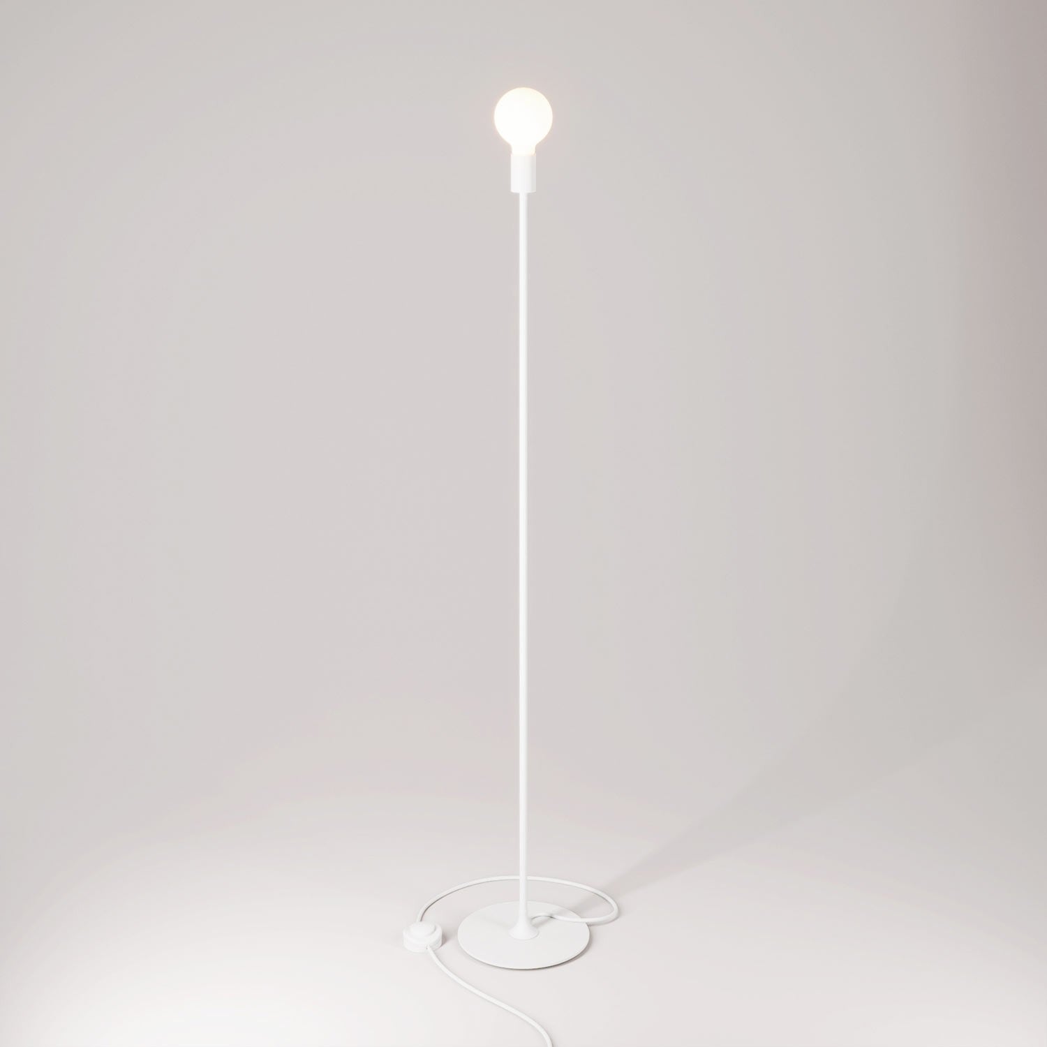 Stojací lampa MAG-Y s kovovým podstavcem, LED 12 W, teplé světlo 2700 K