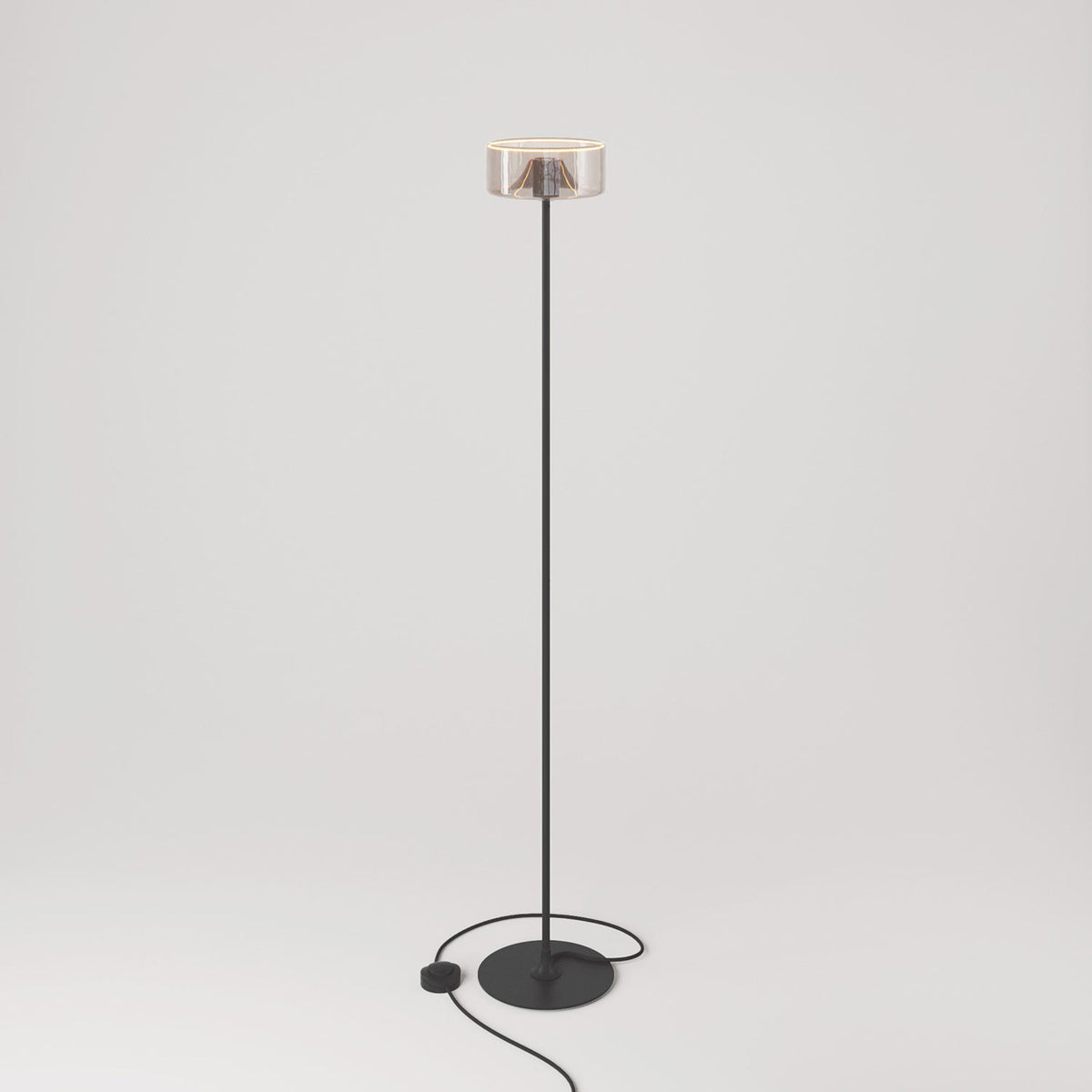 Stojací lampa MAG-Y s kouřovou žárovkou Ghost, 200 cm kabel, E27 max. 57 W