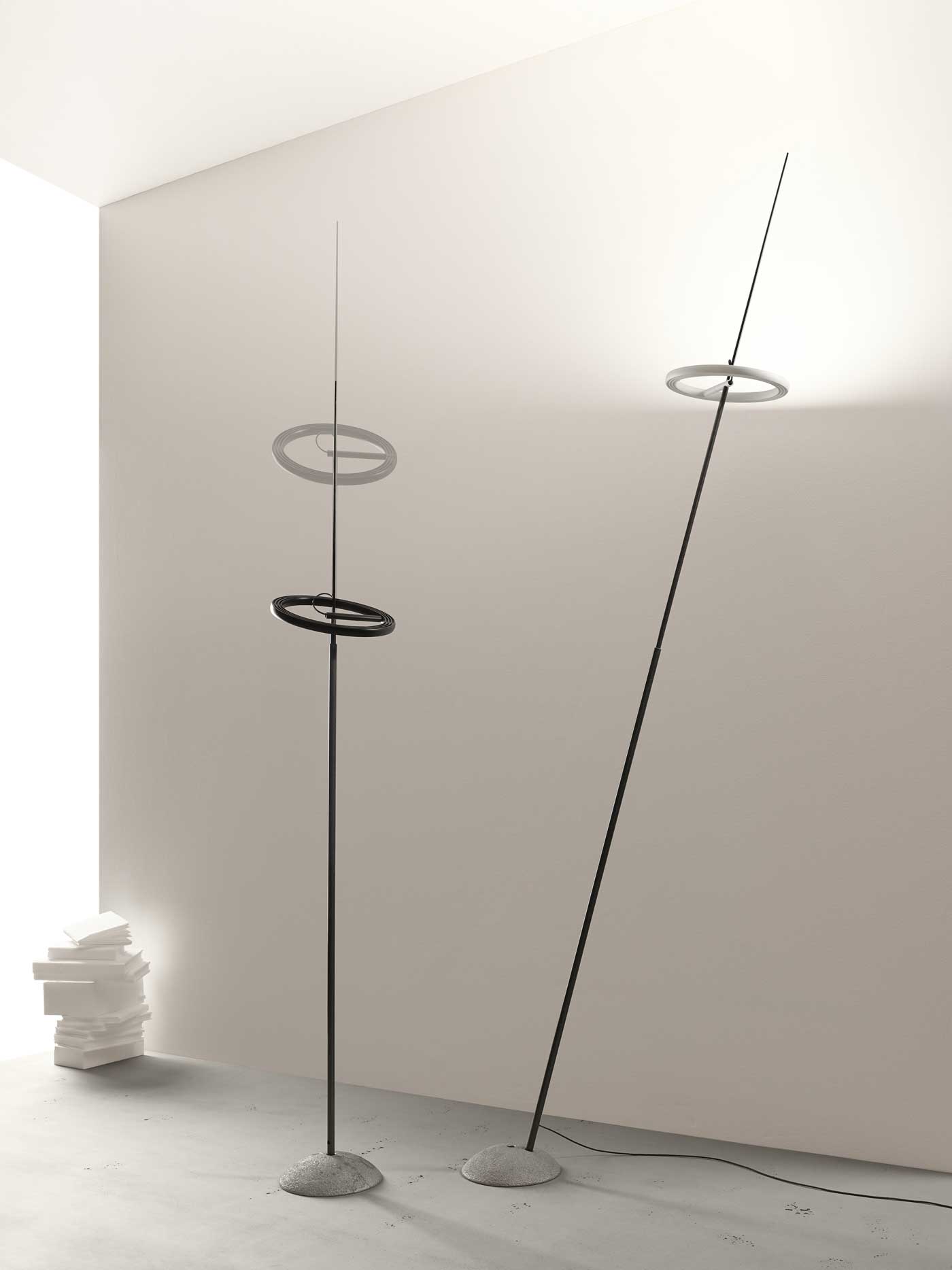 Ringelpiez - stojací lampa - Ingo Maurer