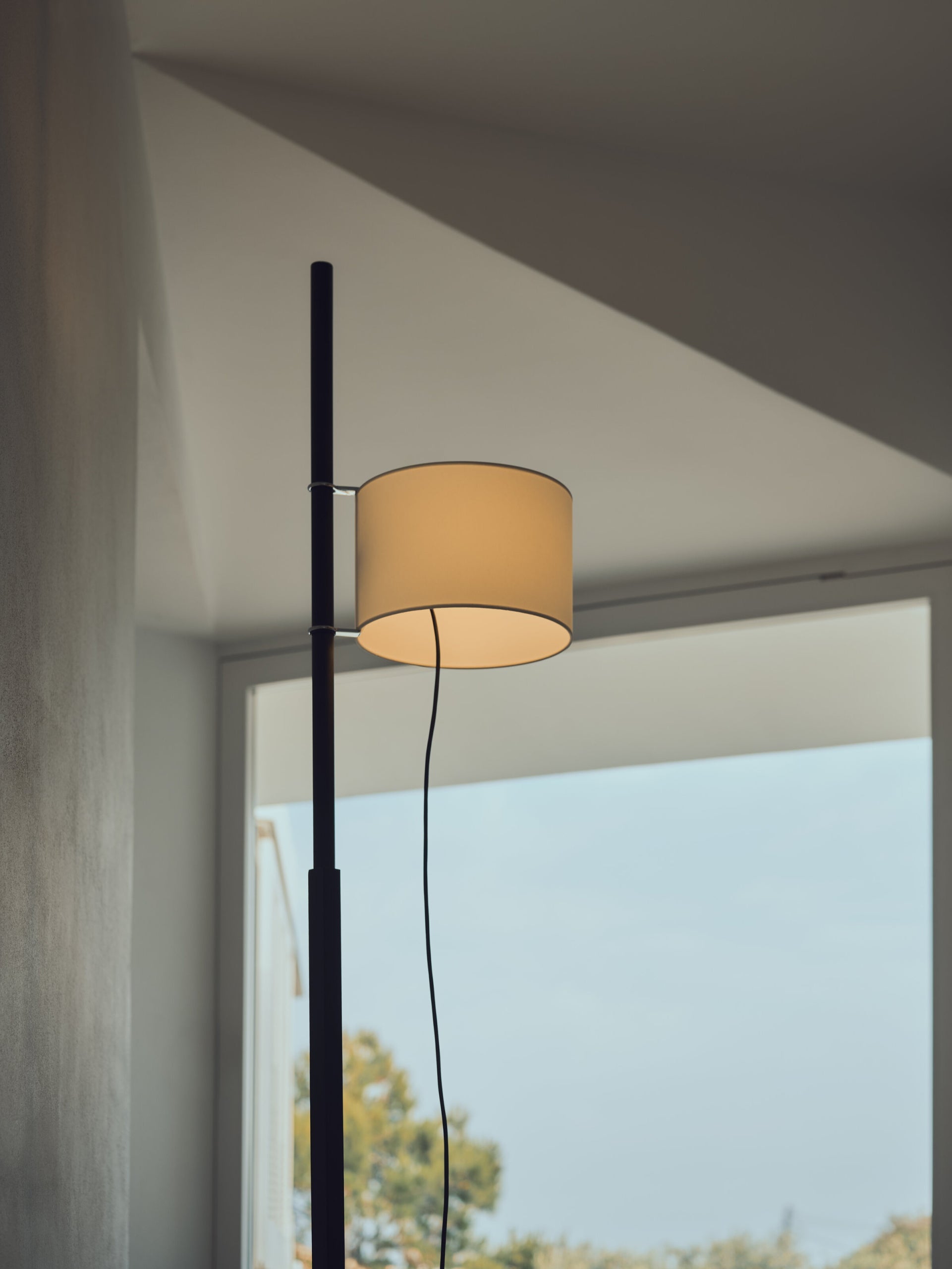 TMM - stojací lampa
