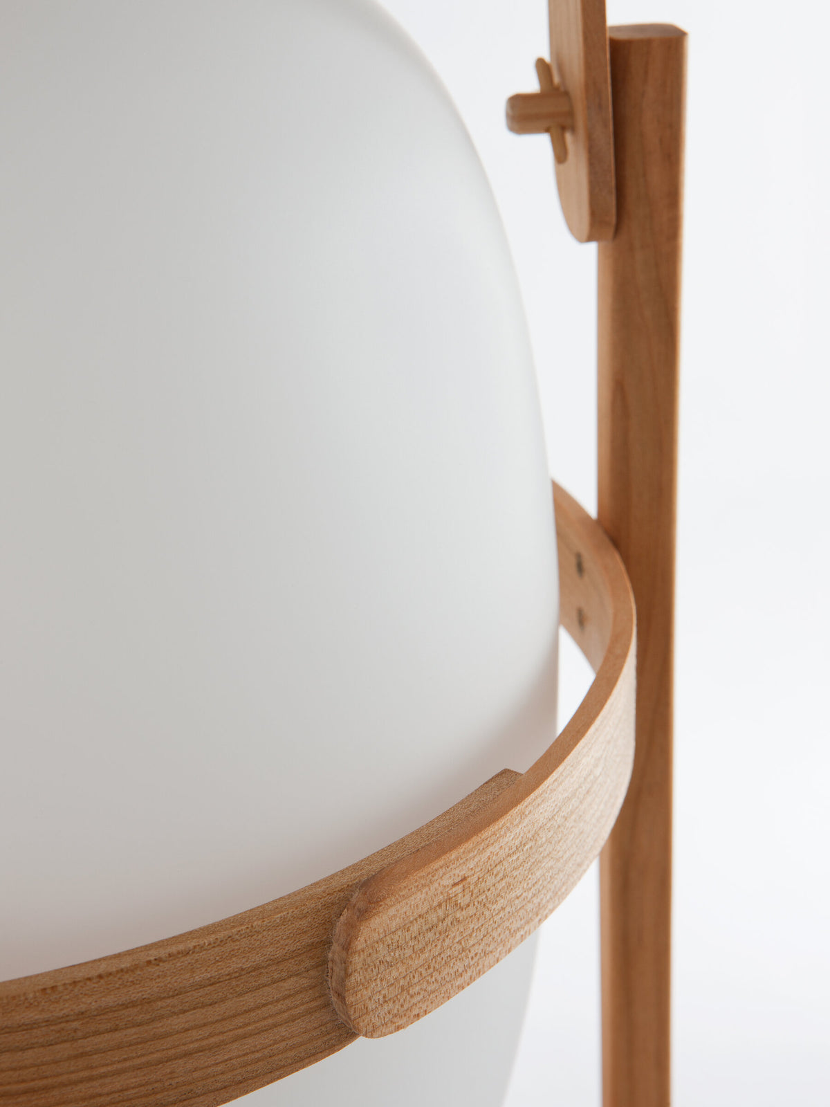 Cesta Table