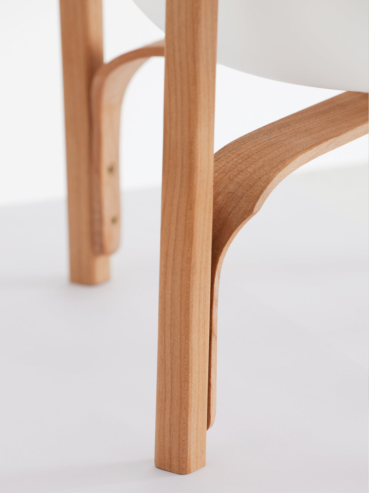 Cesta Table