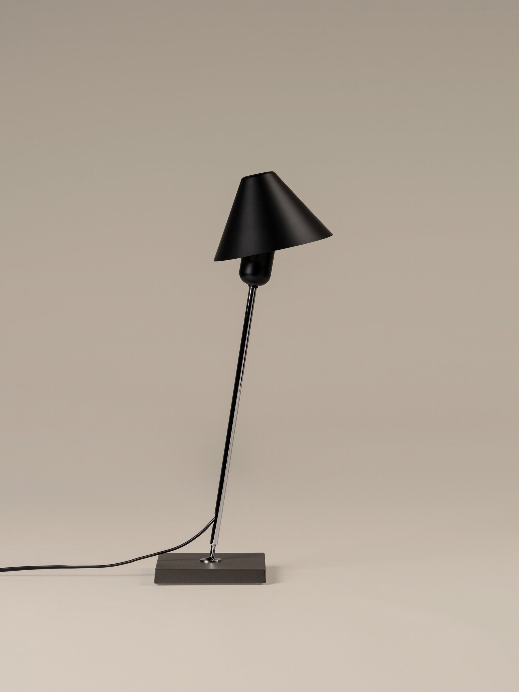 Gira Table