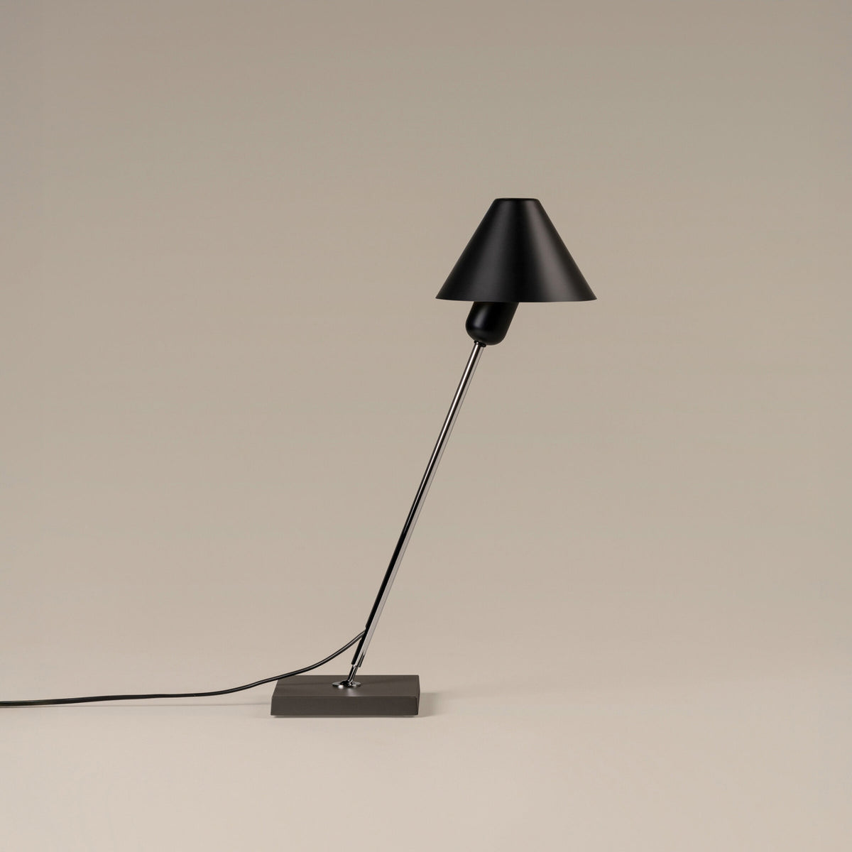 Gira Table