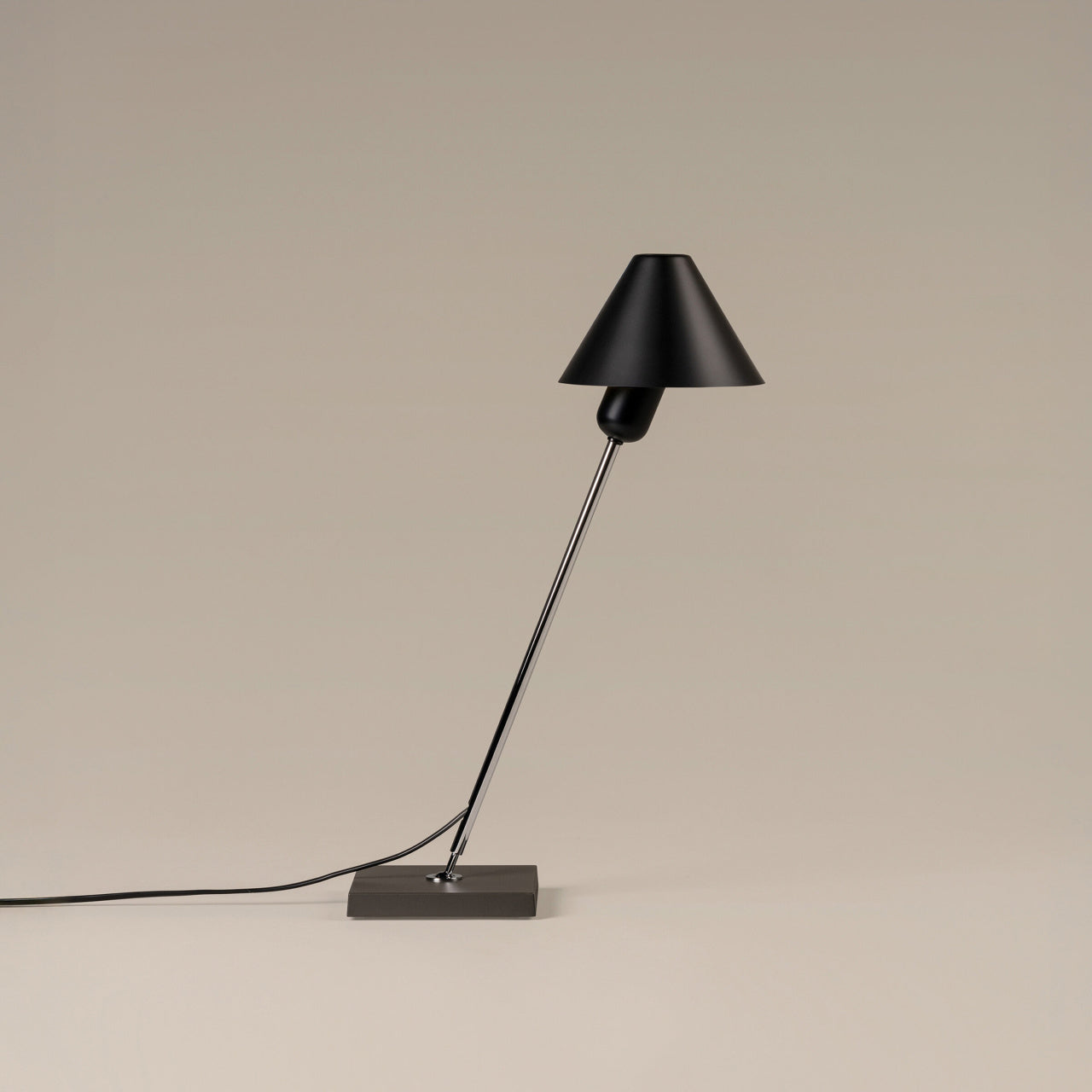 Gira Table