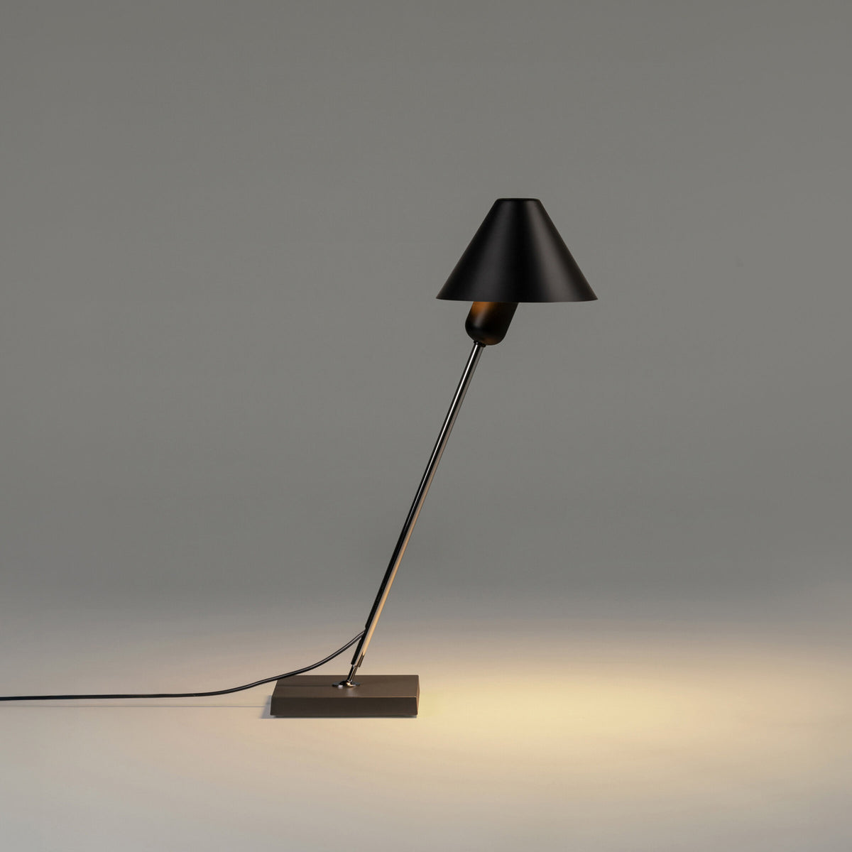 Gira Table