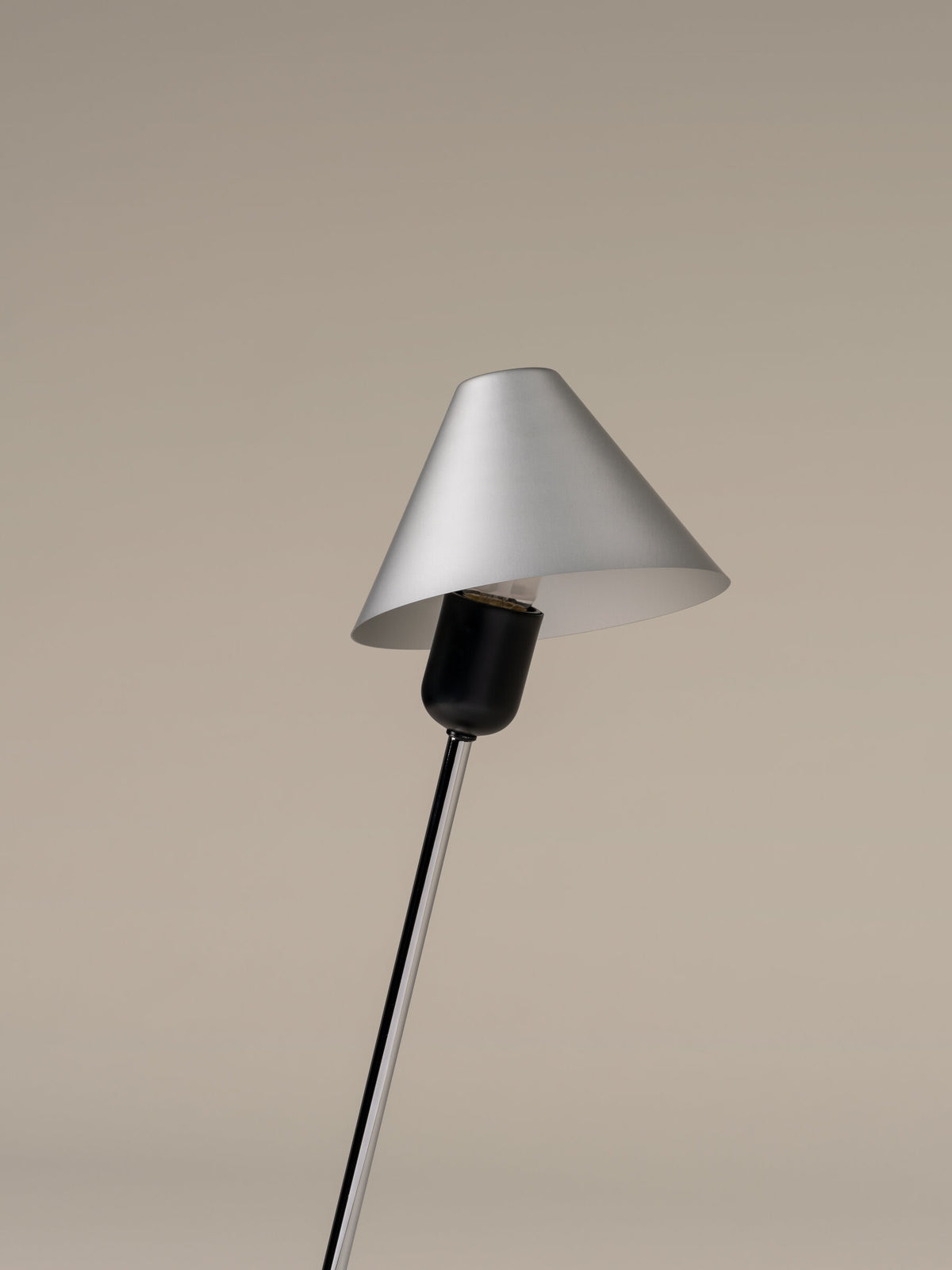 Gira Table