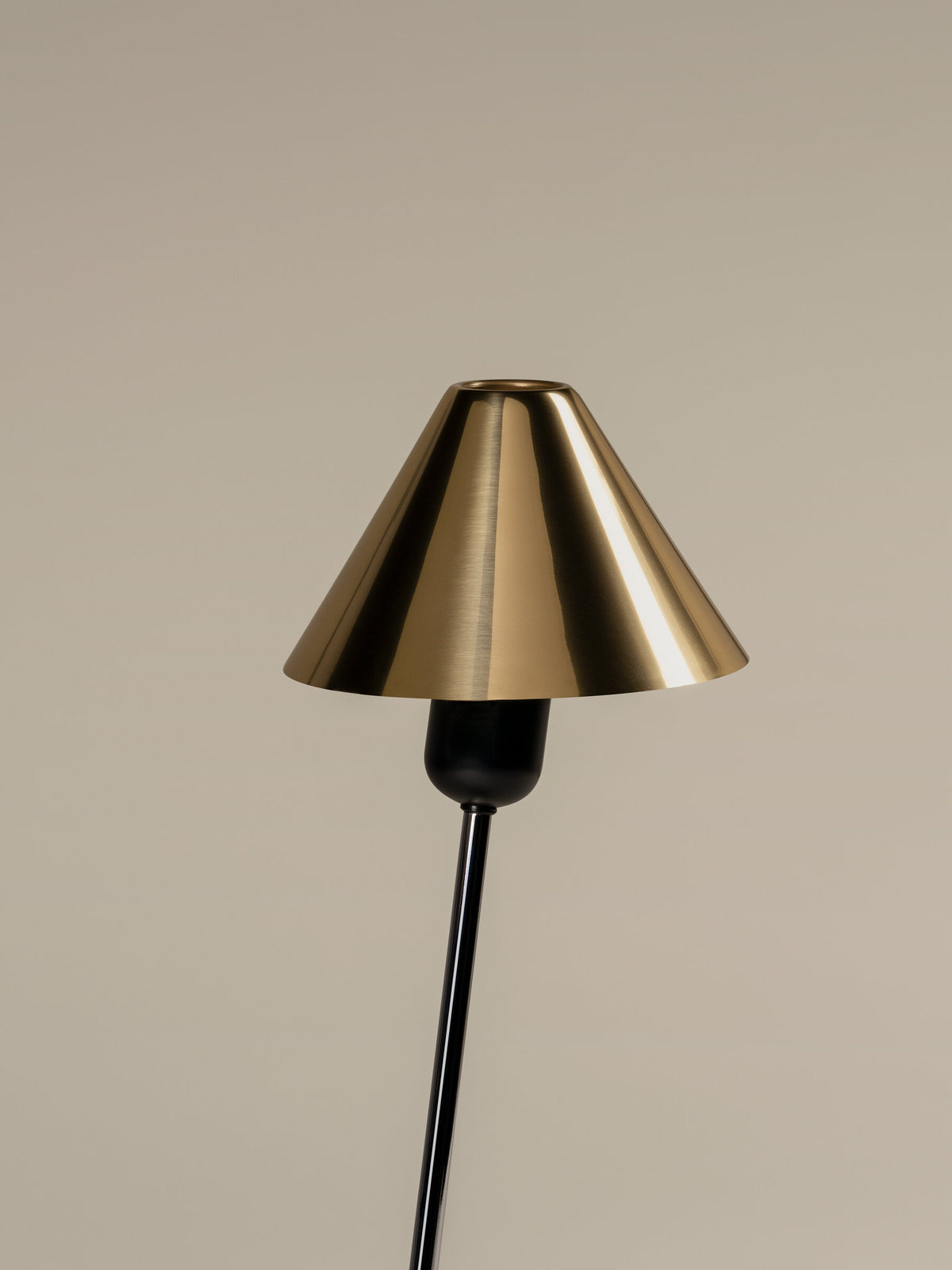 Gira Table