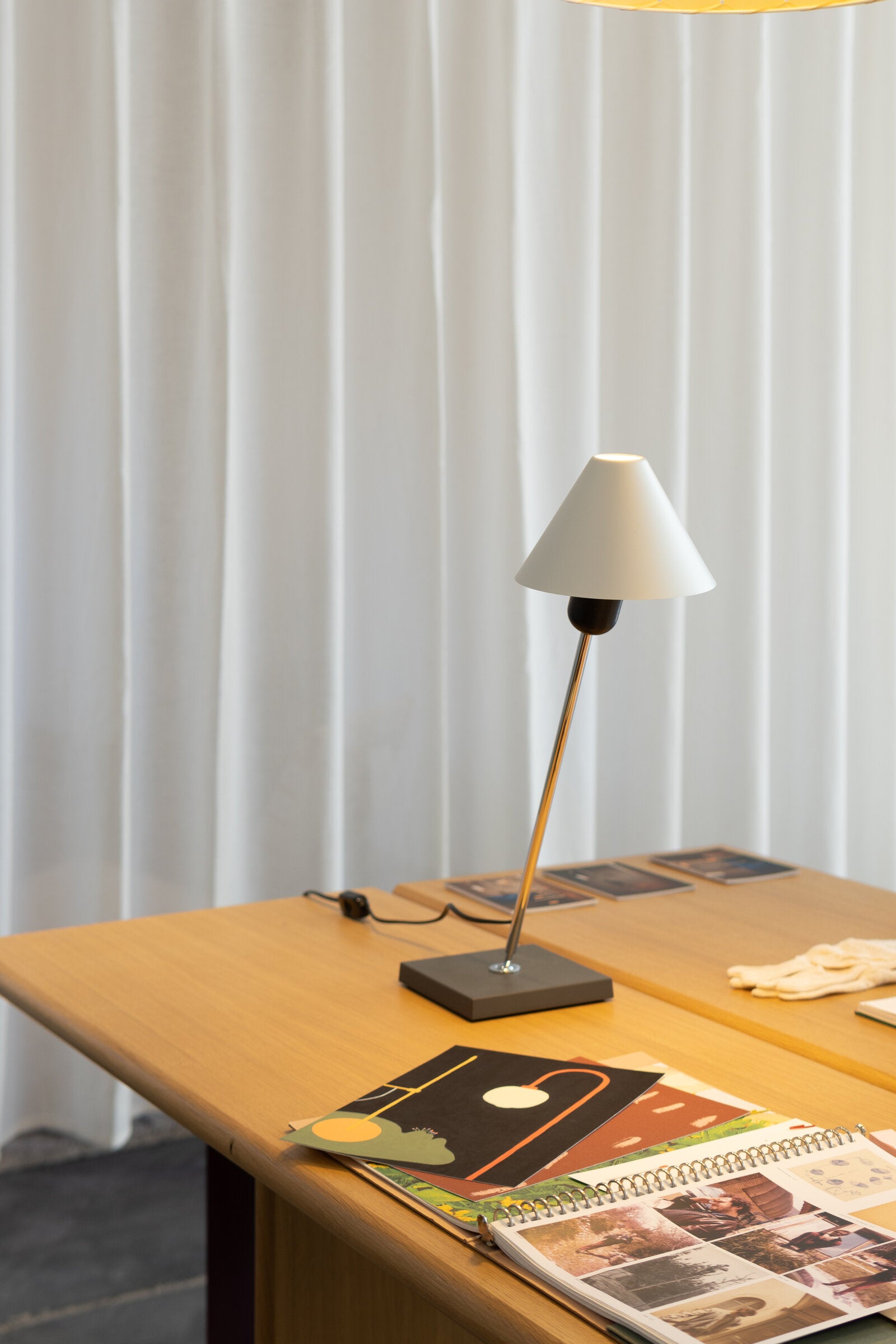 Gira Table