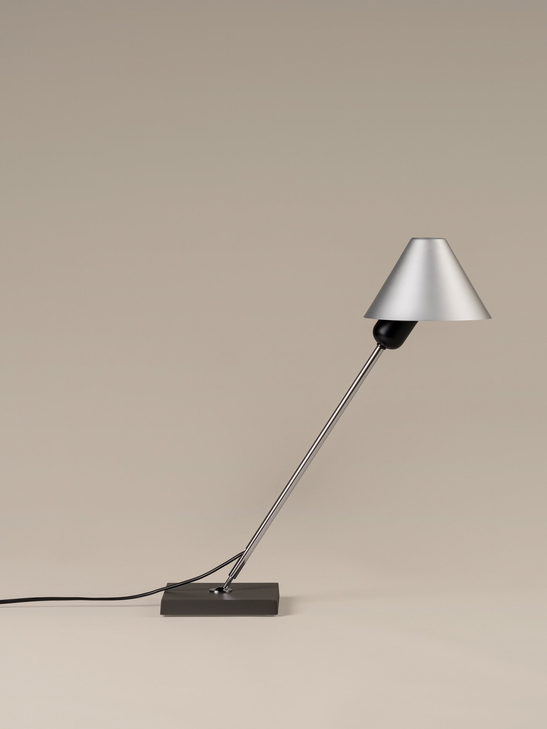 Gira Table