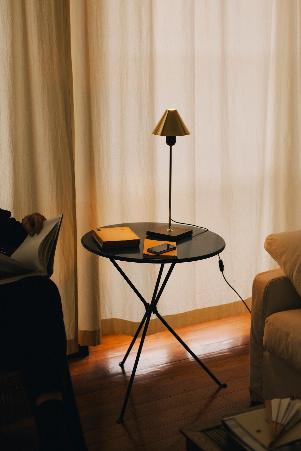Gira Table