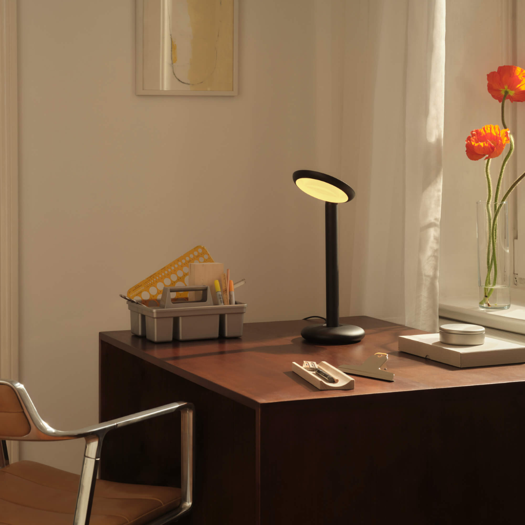 Parrot Table - stolní lampa - Grau