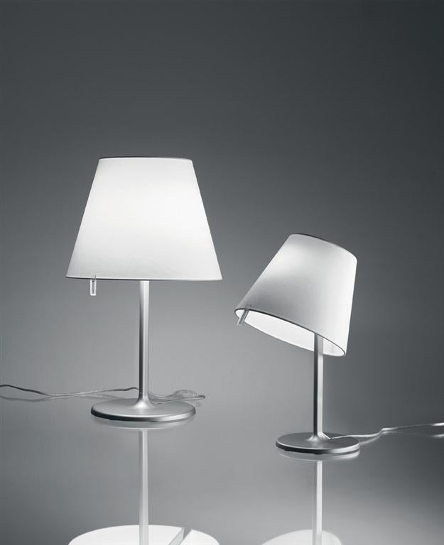 Melampo tavolo Artemide - stolní lampa
