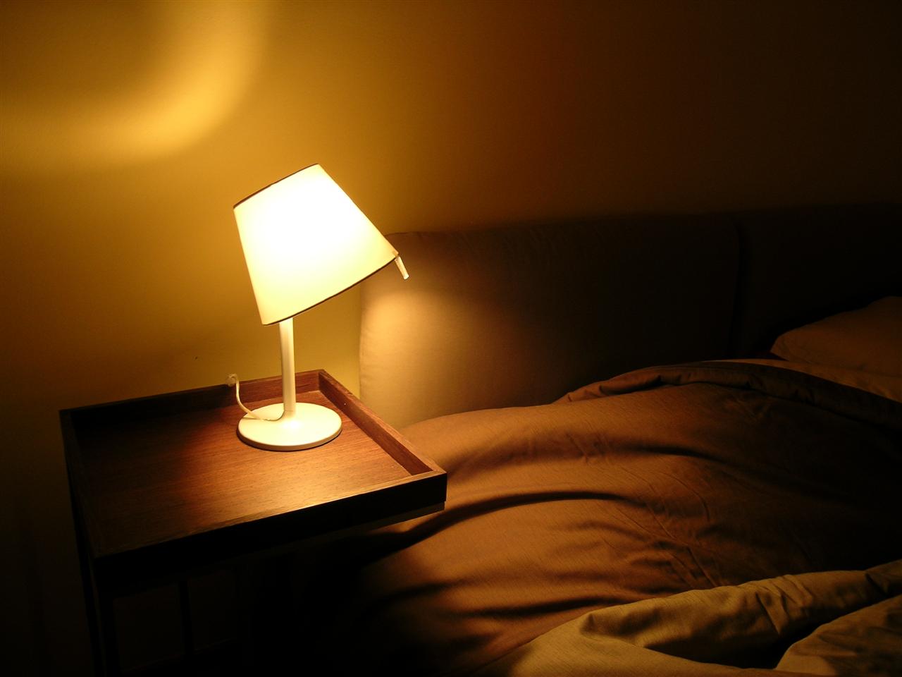 Melampo notte Artemide - stolní lampa
