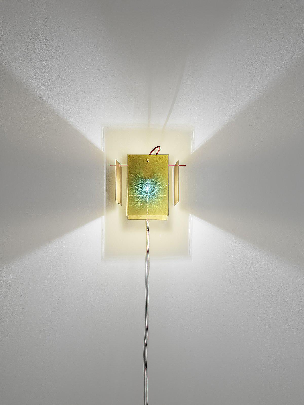 24 Karat Blau Wall