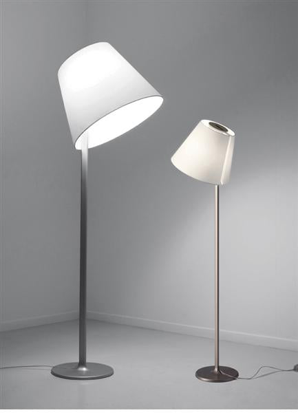 Melampo terra Artemide - stojací lampa a 2 LED žárovky Vitae DEN v ceně