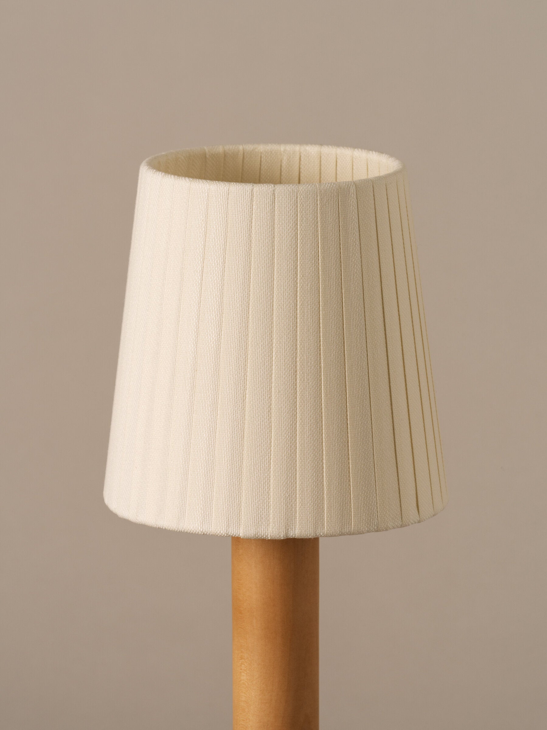 Básica Mínima Batería - stolní lampa - Santa Cole