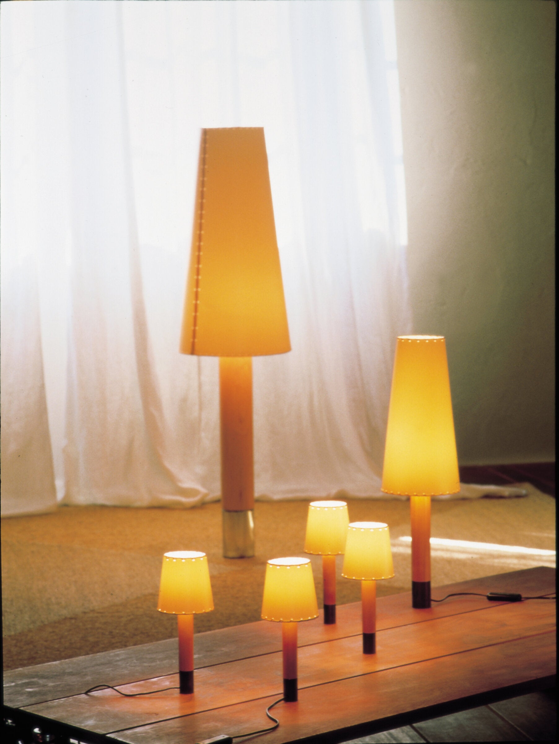 Básica Mínima - stolní lampa - Santa Cole