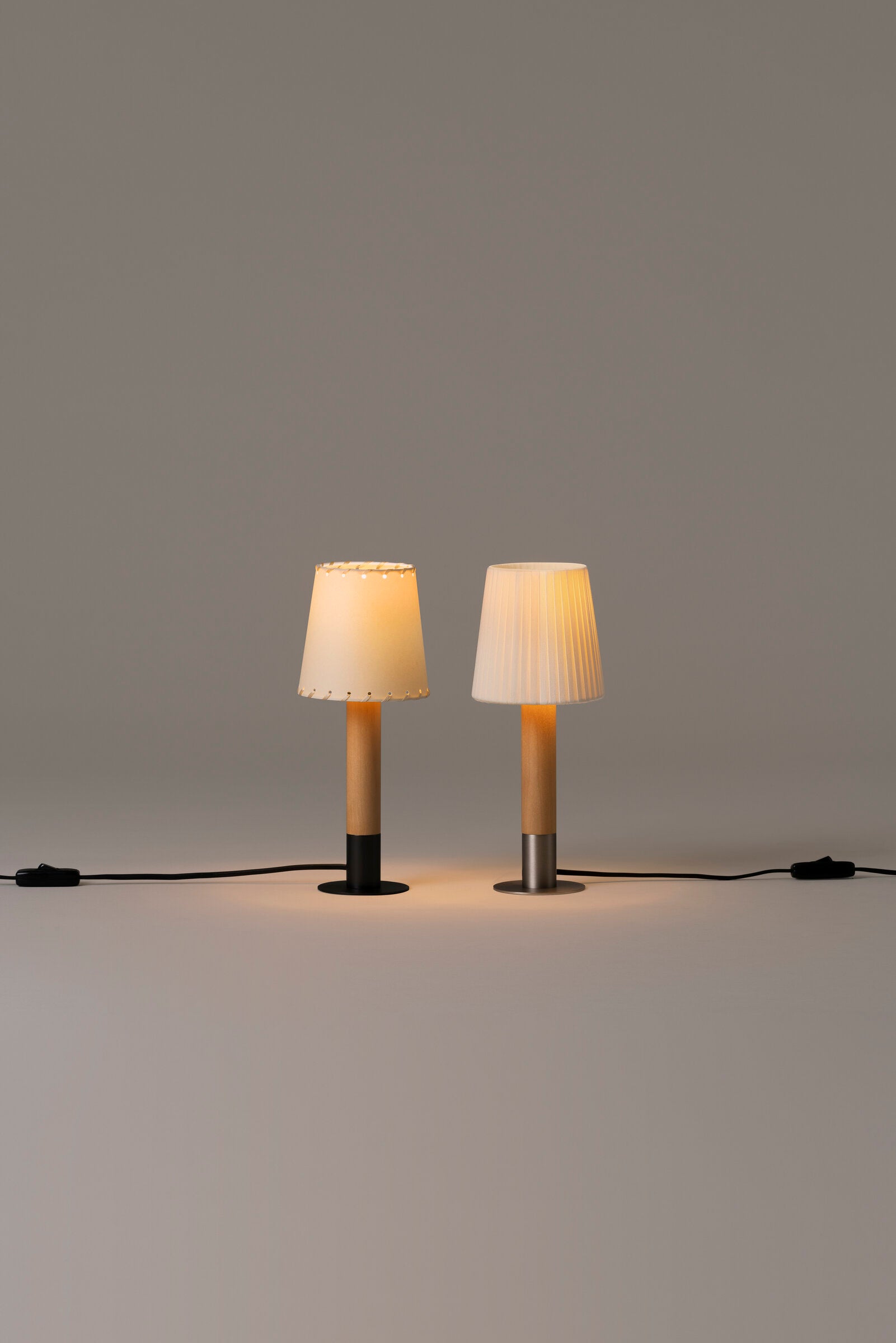 Básica Mínima - stolní lampa - Santa Cole