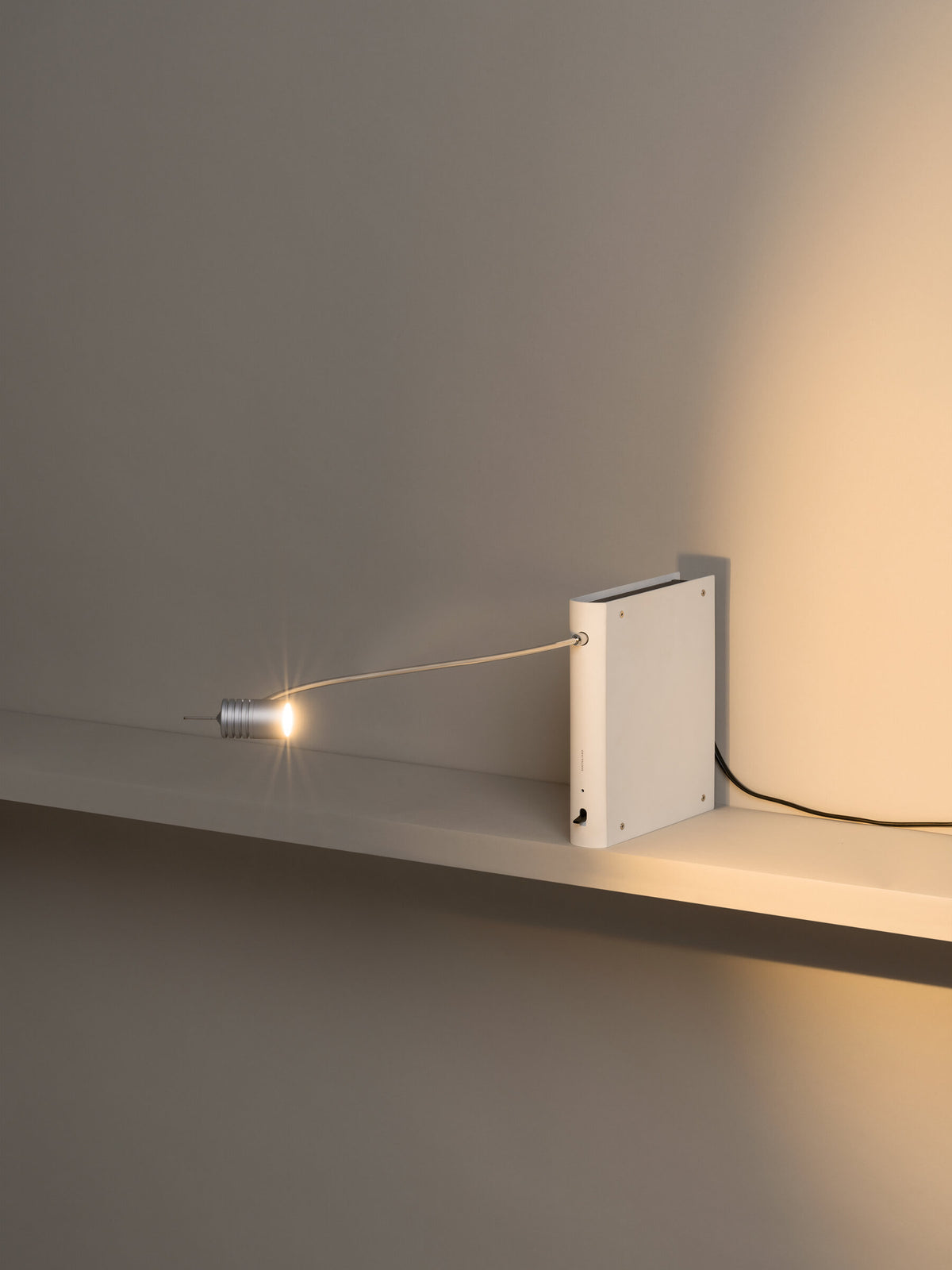 Bib Luz Table