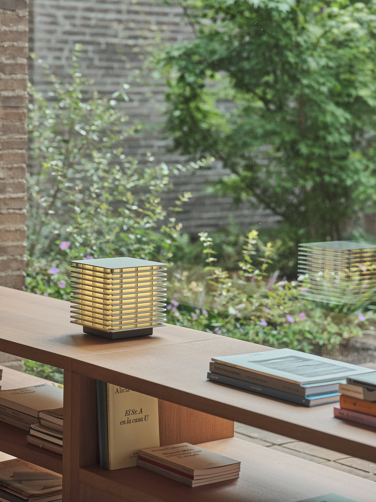 Shiro 17 interior Table