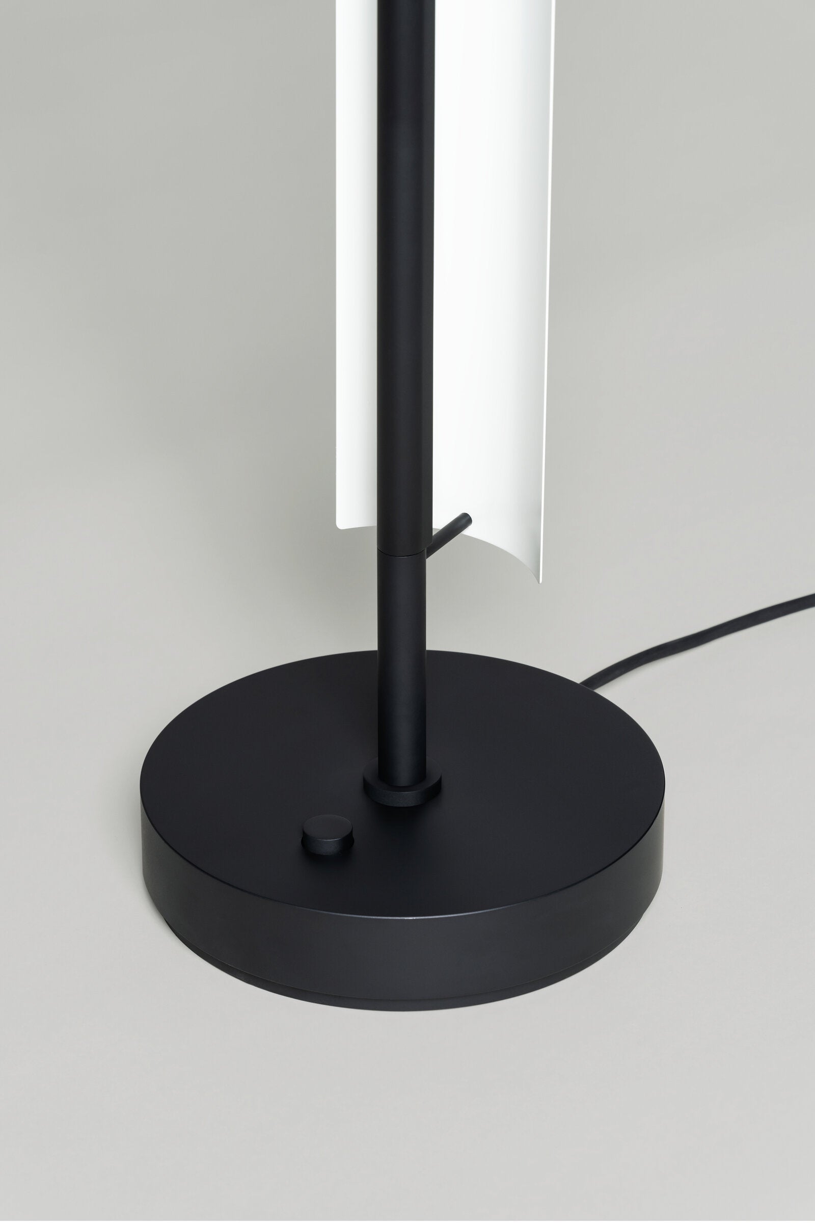 Lámina 165 - stojací lampa - Santa Cole