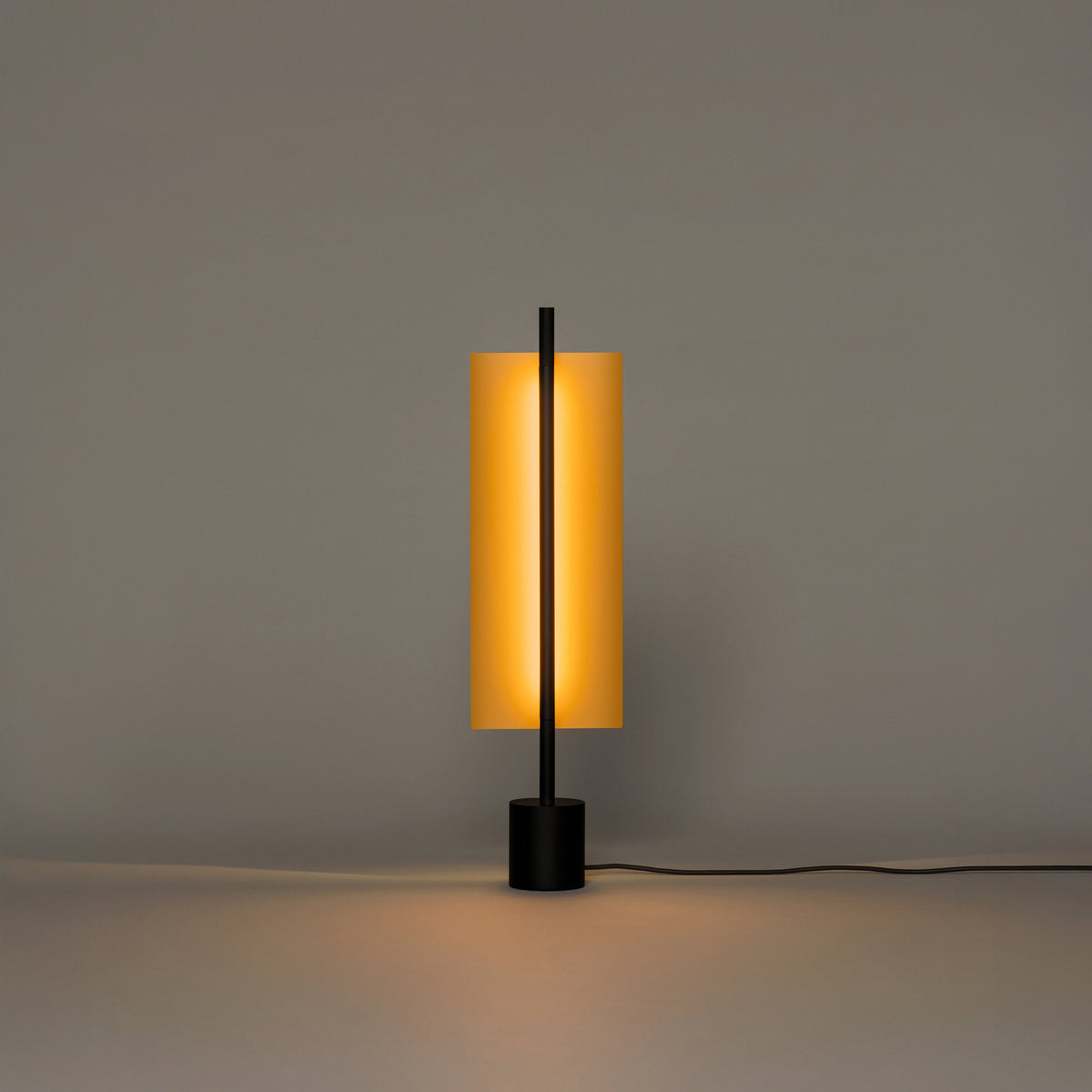 Lámina Dorada 45 Table