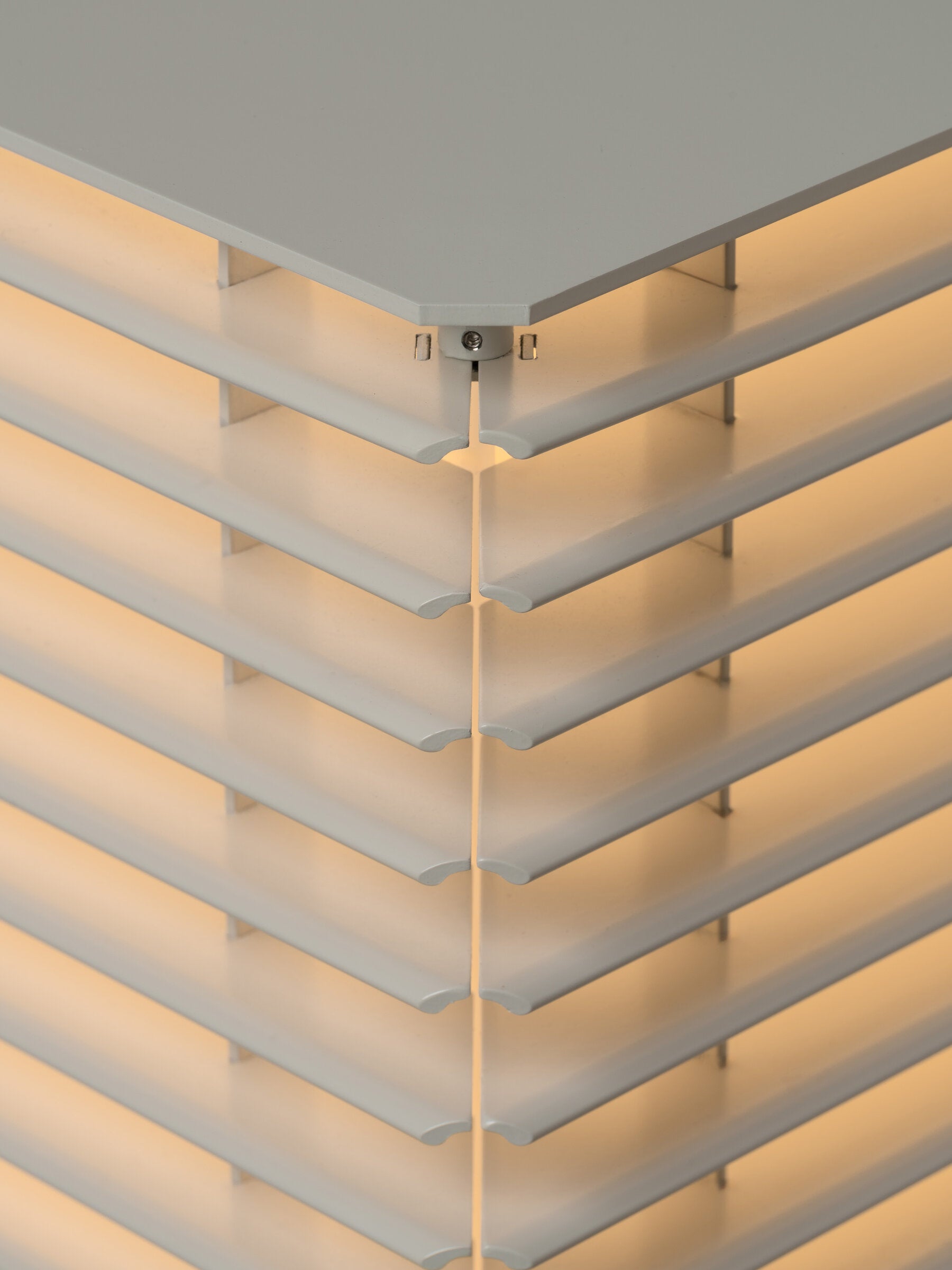 Shiro 17 interior - stolní lampa - Santa Cole