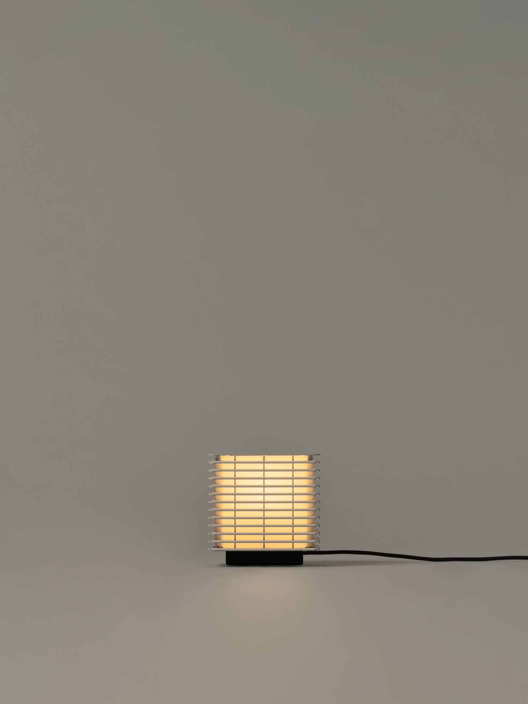 Shiro 17 interior - stolní lampa - Santa Cole